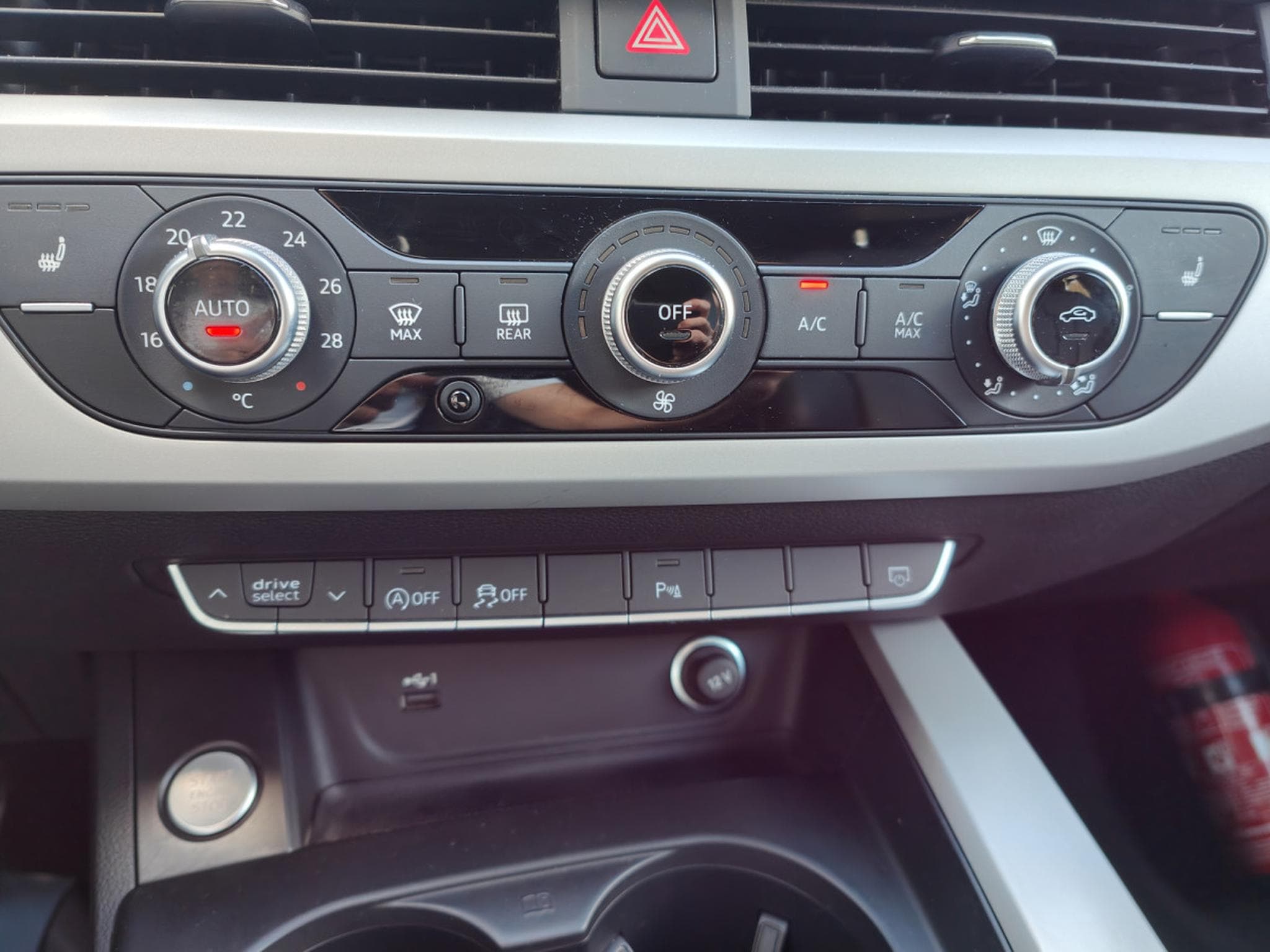 Audi A5 A5 SPORTBACK 35 TFSI S-LINE (2022) - Photo 16