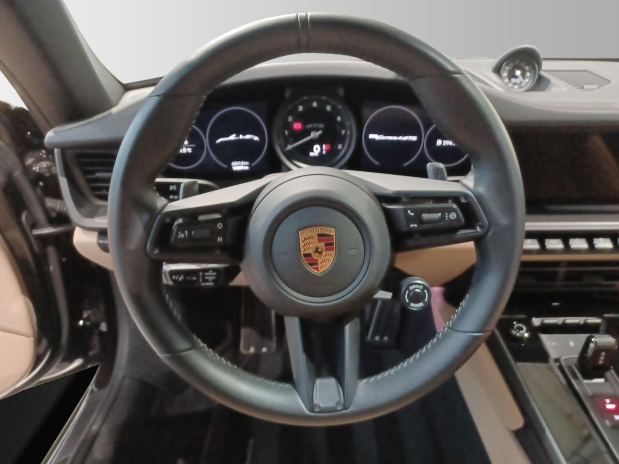 Porsche 911 Carrera 4 GTS Cabriolet (2024) - Foto 10