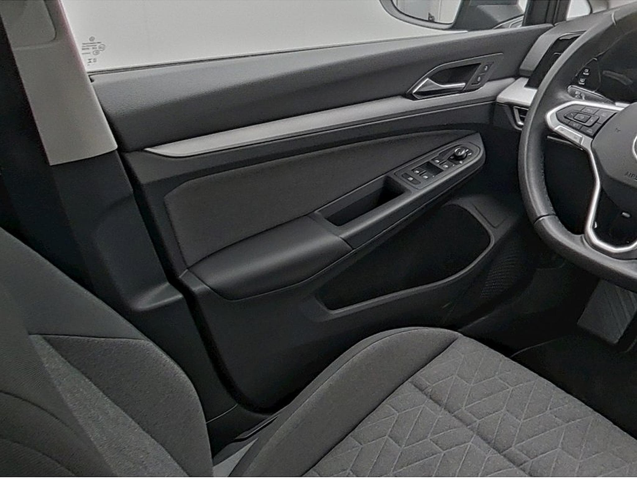 VW Golf (2024) - Photo 5