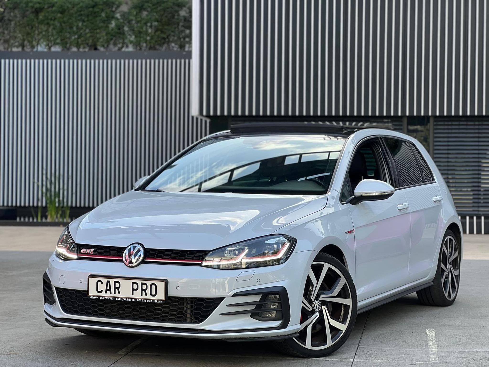 VW Golf VII GTI PERFORMANCE / AUTOMATIQUE / TOIT OUVRANT / (2019) - Photo 1