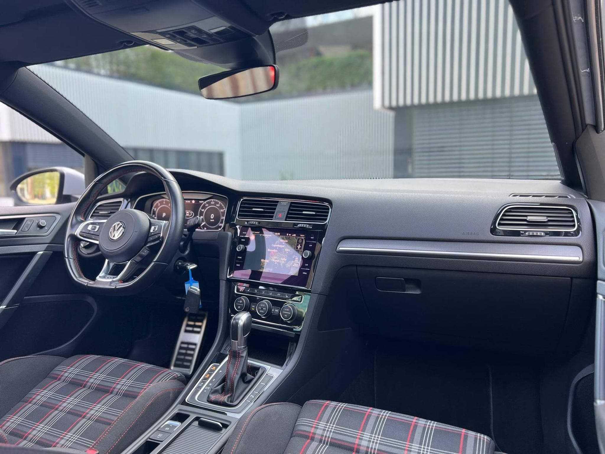VW Golf VII GTI PERFORMANCE / AUTOMATIQUE / TOIT OUVRANT / (2019) - Photo 14