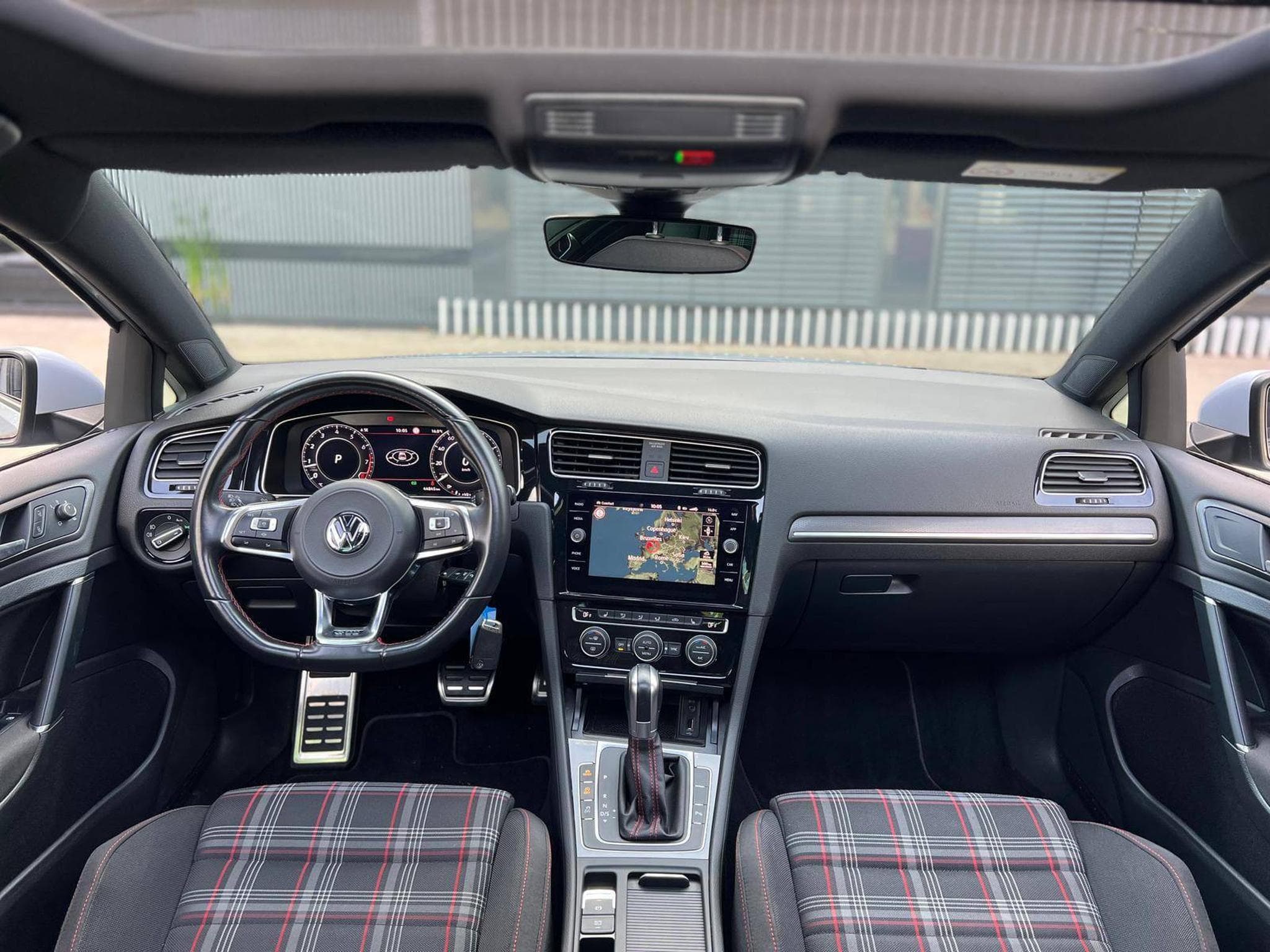 VW Golf VII GTI PERFORMANCE / AUTOMATIQUE / TOIT OUVRANT / (2019) - Photo 11