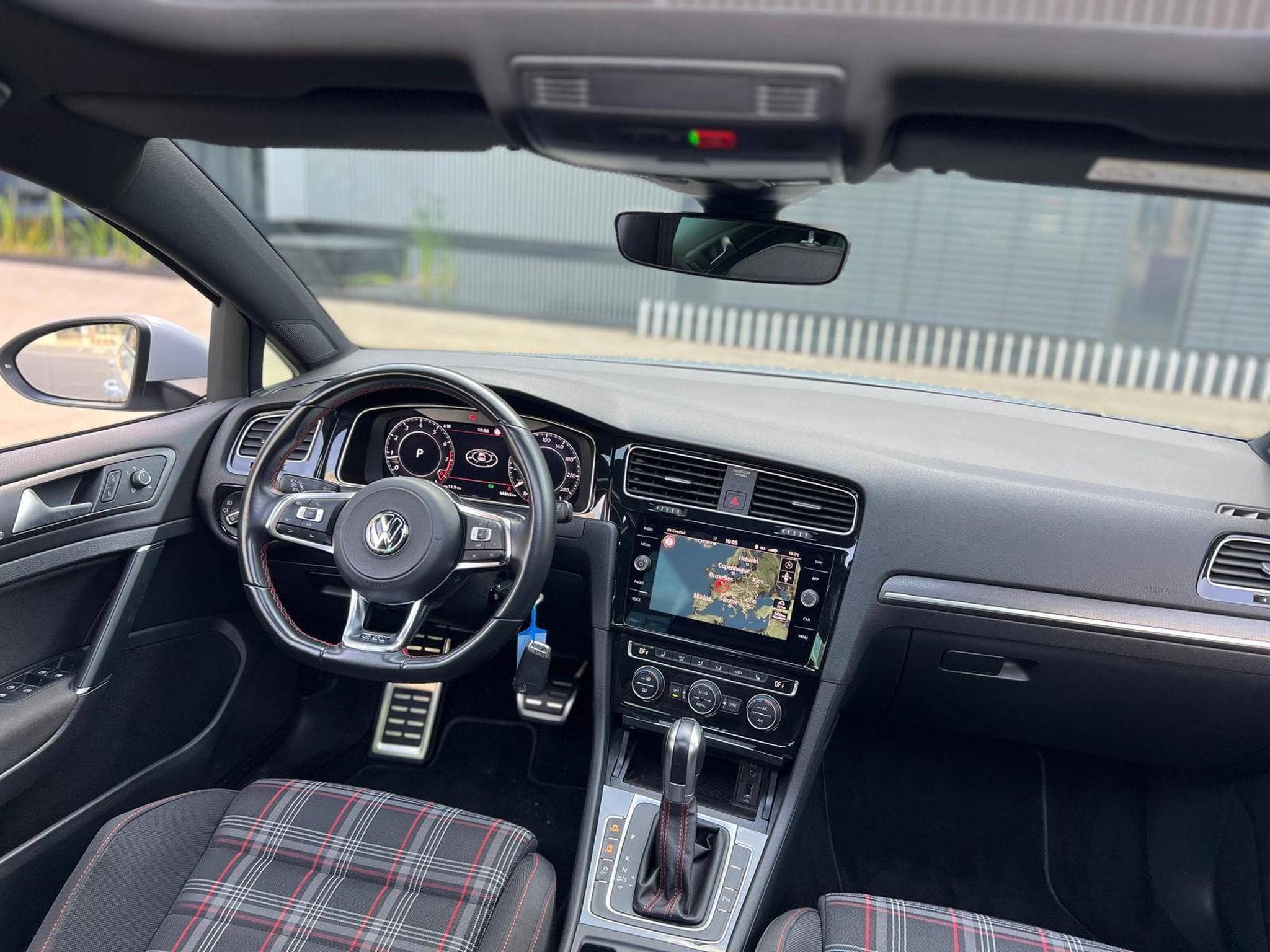 VW Golf VII GTI PERFORMANCE / AUTOMATIQUE / TOIT OUVRANT / (2019) - Photo 13