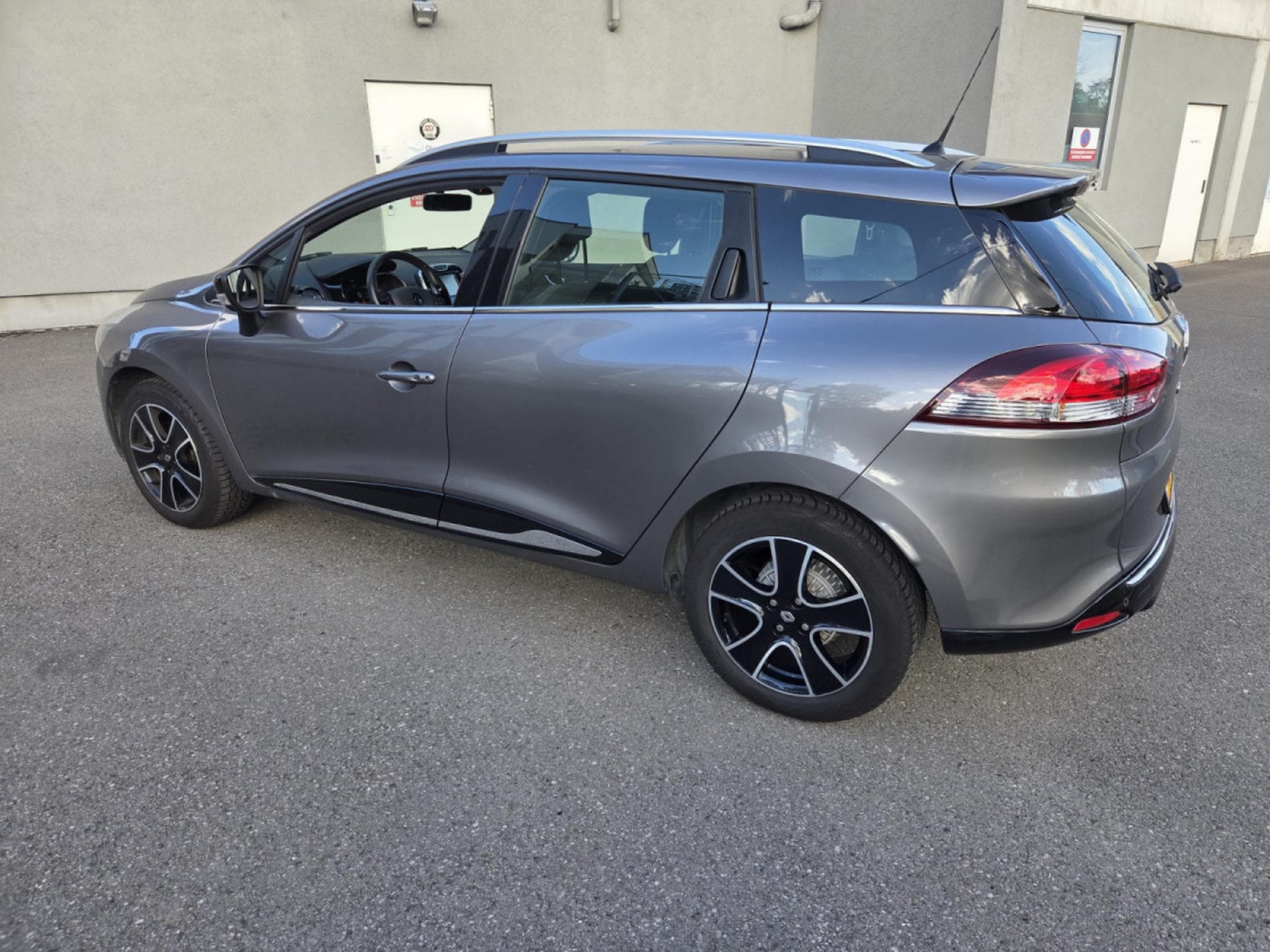 Renault Clio Estate 90 CV Garantie 12 Mois (2016) - Photo 2