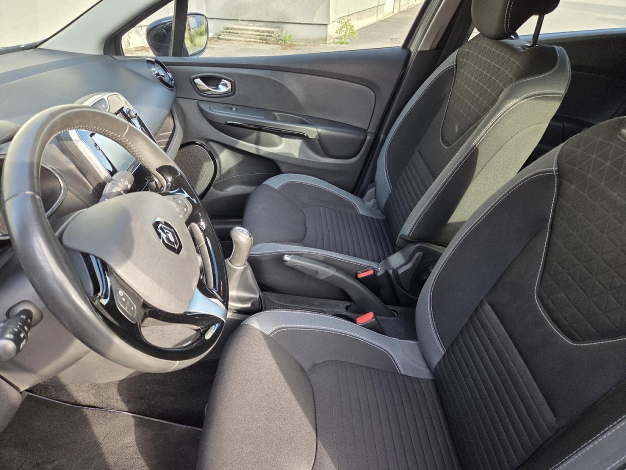 Renault Clio Estate 90 CV Garantie 12 Mois (2016) - Photo 13