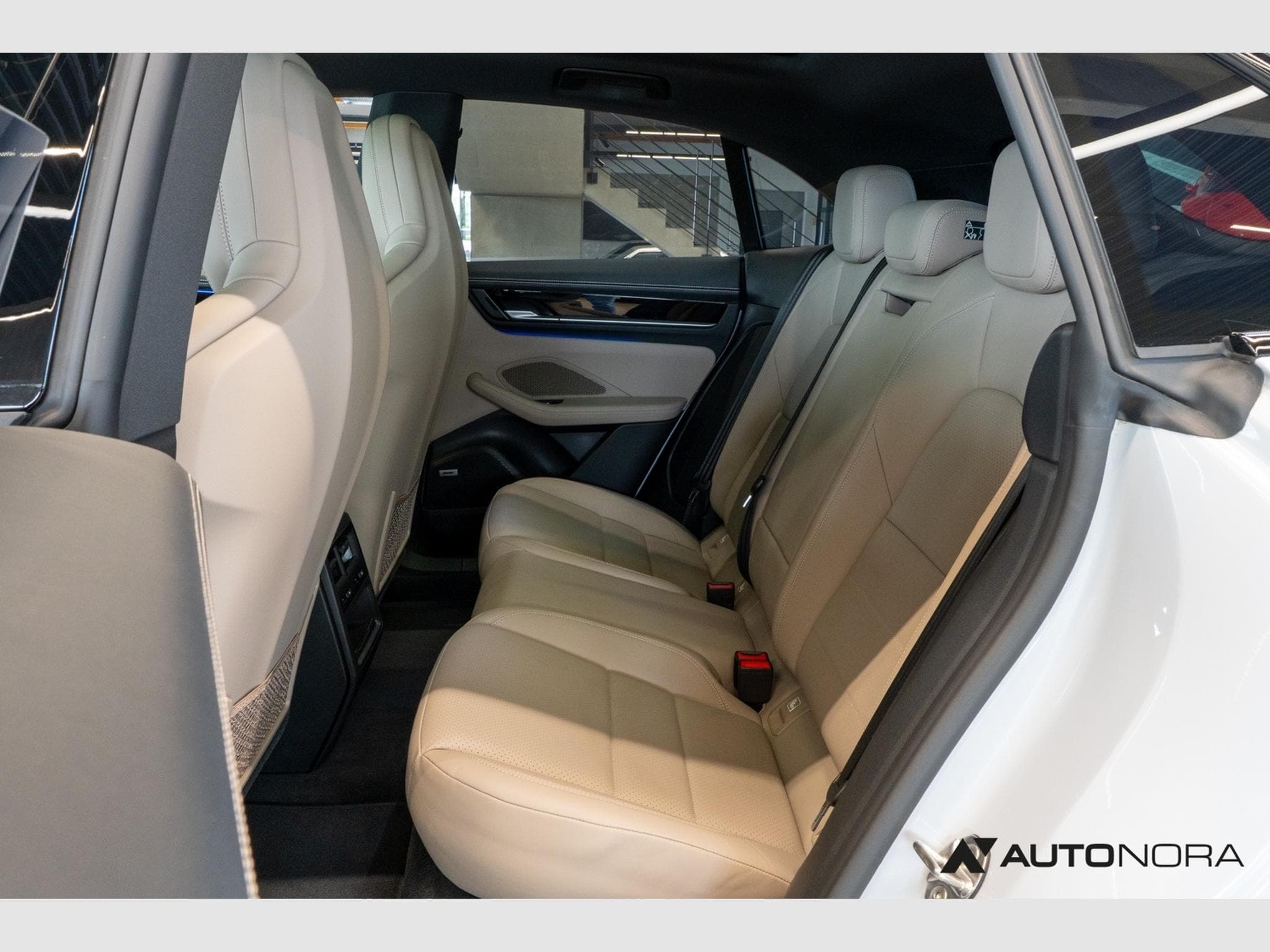 Porsche Macan Macan 4 (2024) - Photo 14
