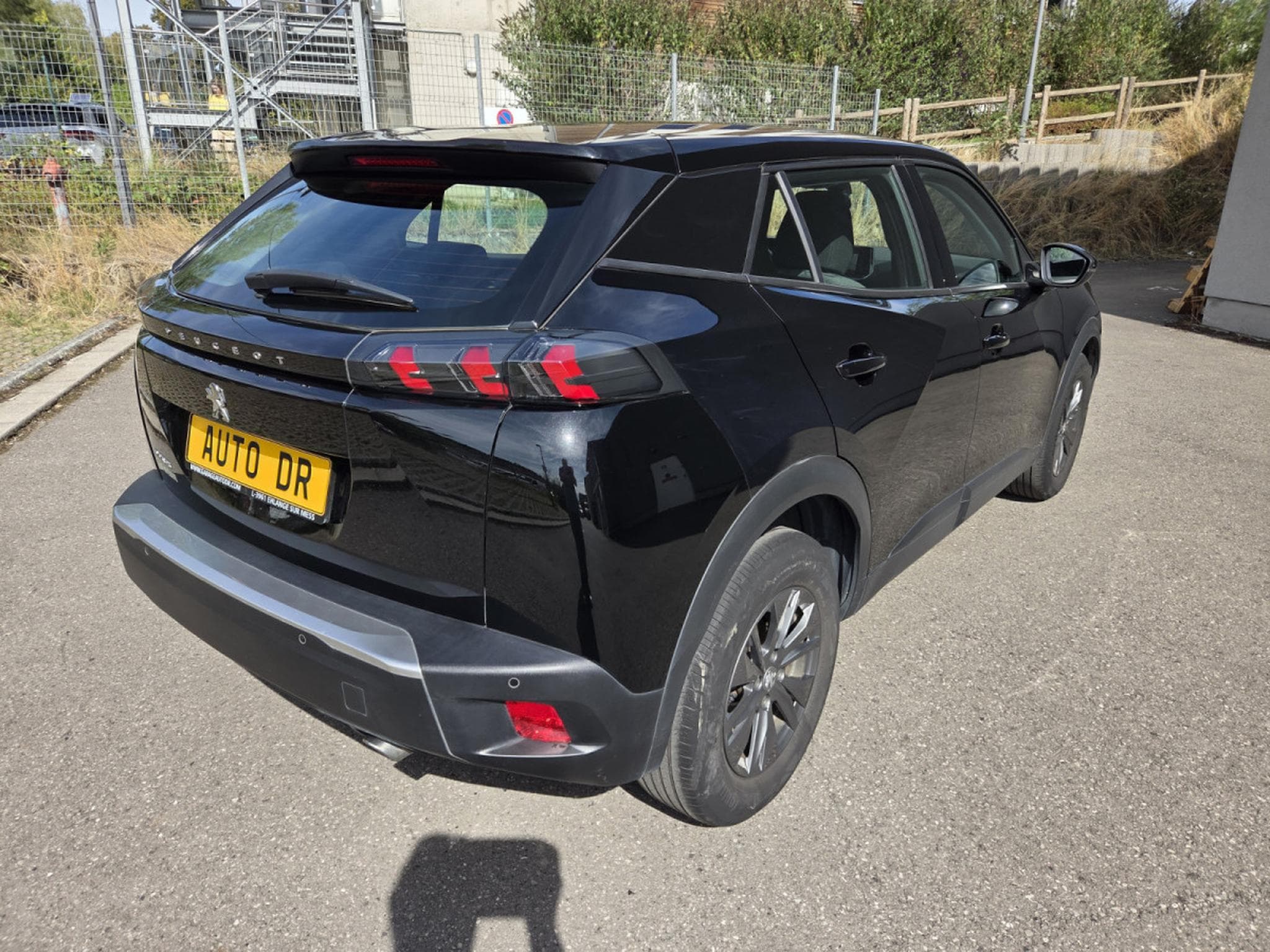 Peugeot 2008 1.5 Hdi 110 CV Garantie 12 Mois (2022) - Photo 7