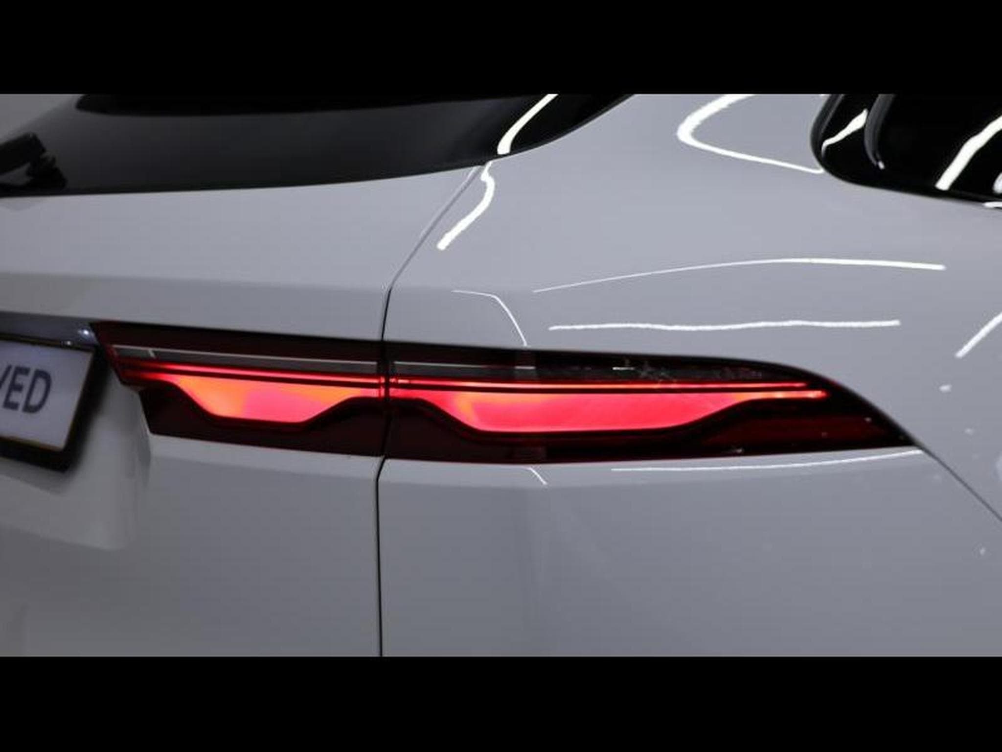 Jaguar F-Pace D200 R-Dynamic S AWD (2024) - Photo 9