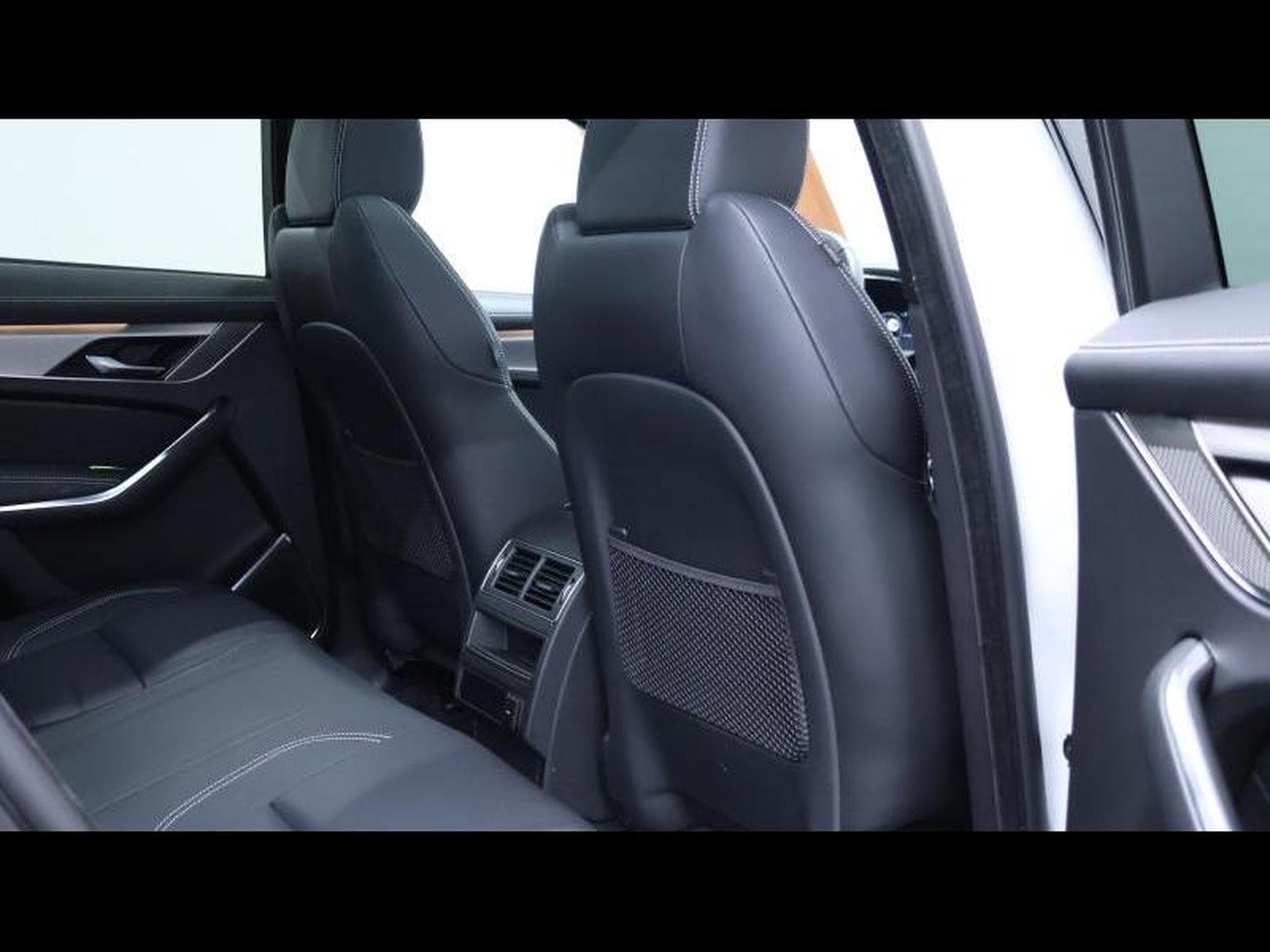 Jaguar F-Pace D200 R-Dynamic S AWD (2024) - Photo 13