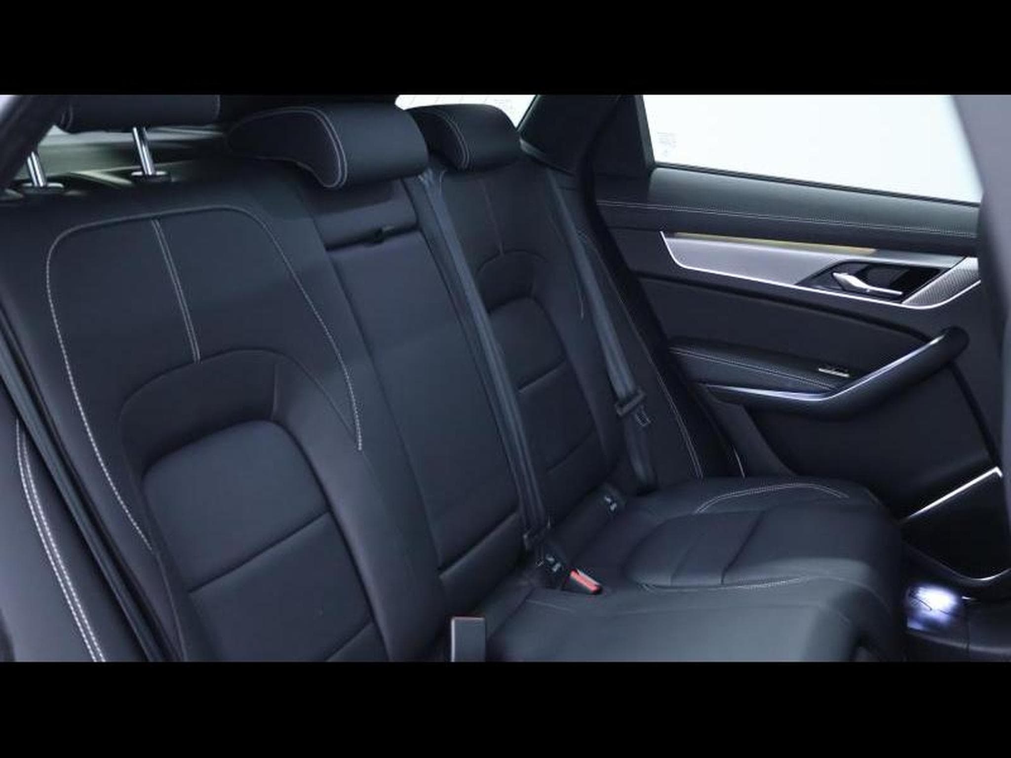 Jaguar F-Pace D200 R-Dynamic S AWD (2024) - Photo 14