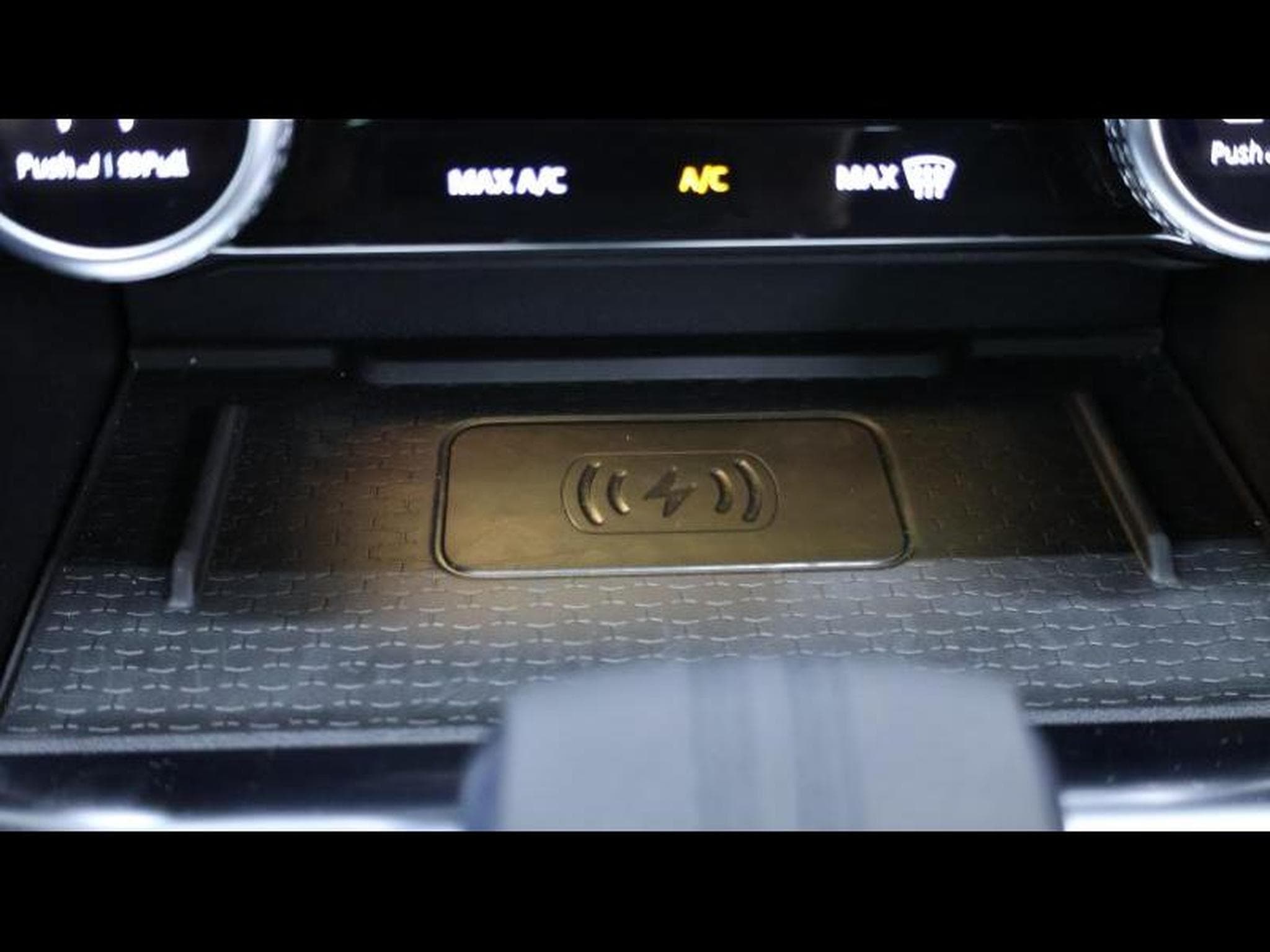 Jaguar F-Pace D200 R-Dynamic S AWD (2024) - Photo 20