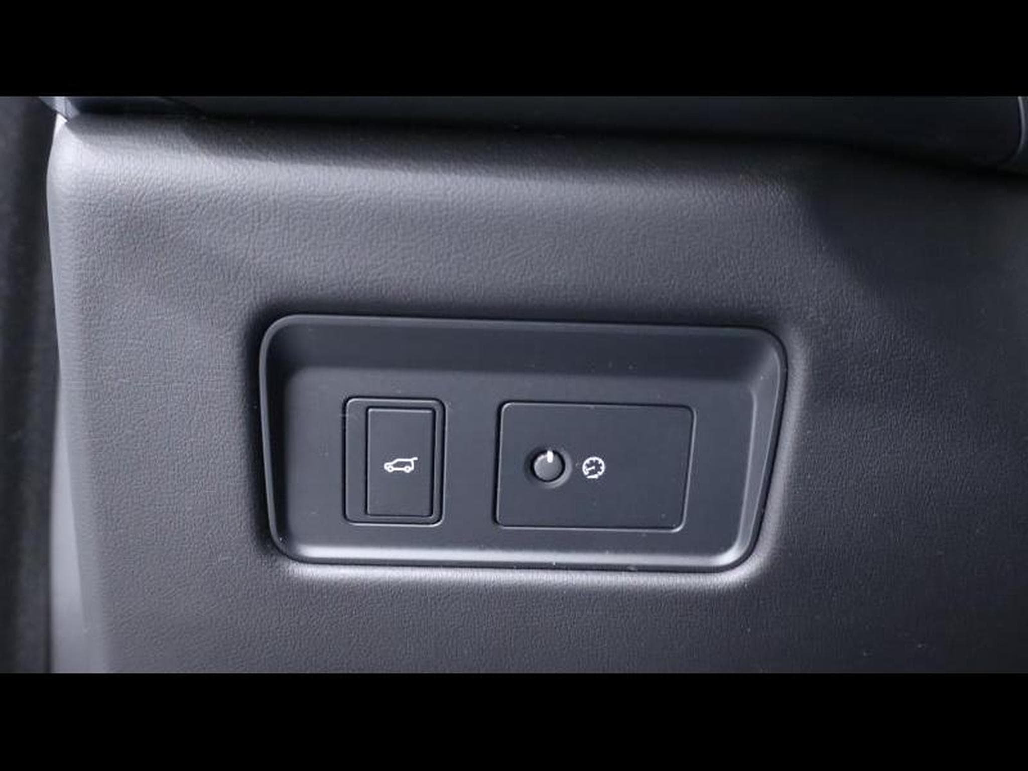 Jaguar F-Pace D200 R-Dynamic S AWD (2024) - Photo 29