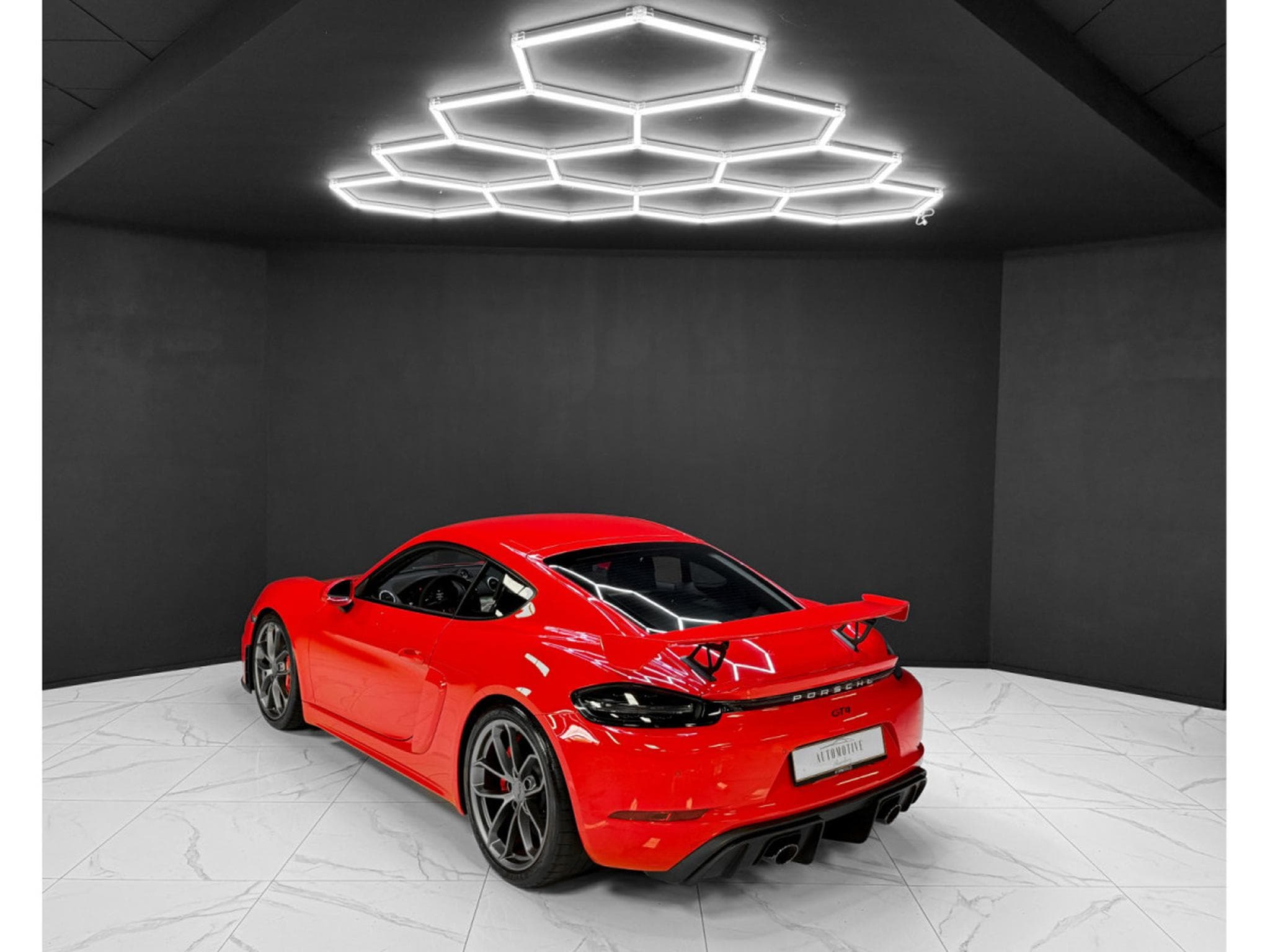 Porsche Cayman 718 GT4 (2020) - Photo 3
