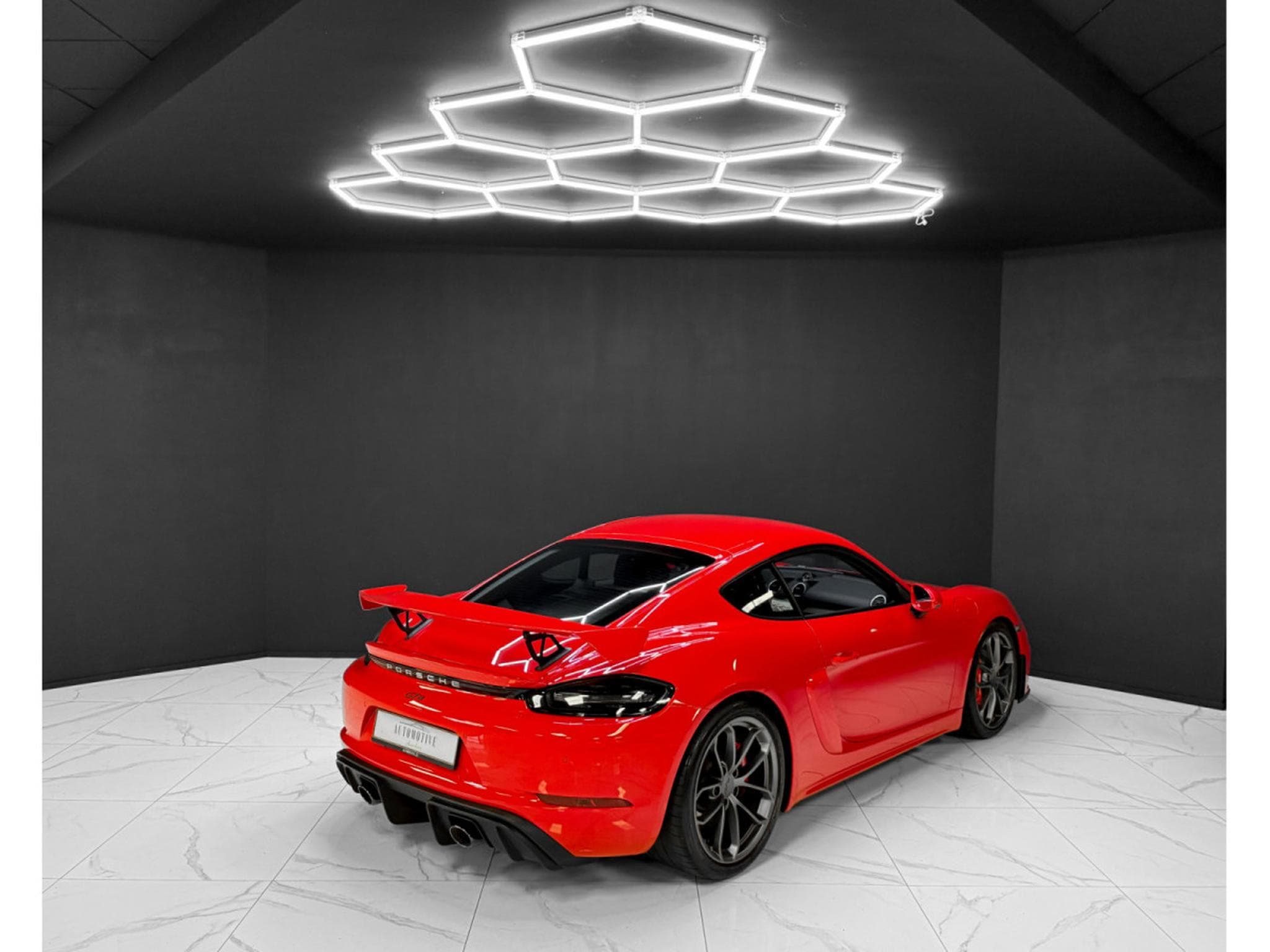 Porsche Cayman 718 GT4 (2020) - Photo 5