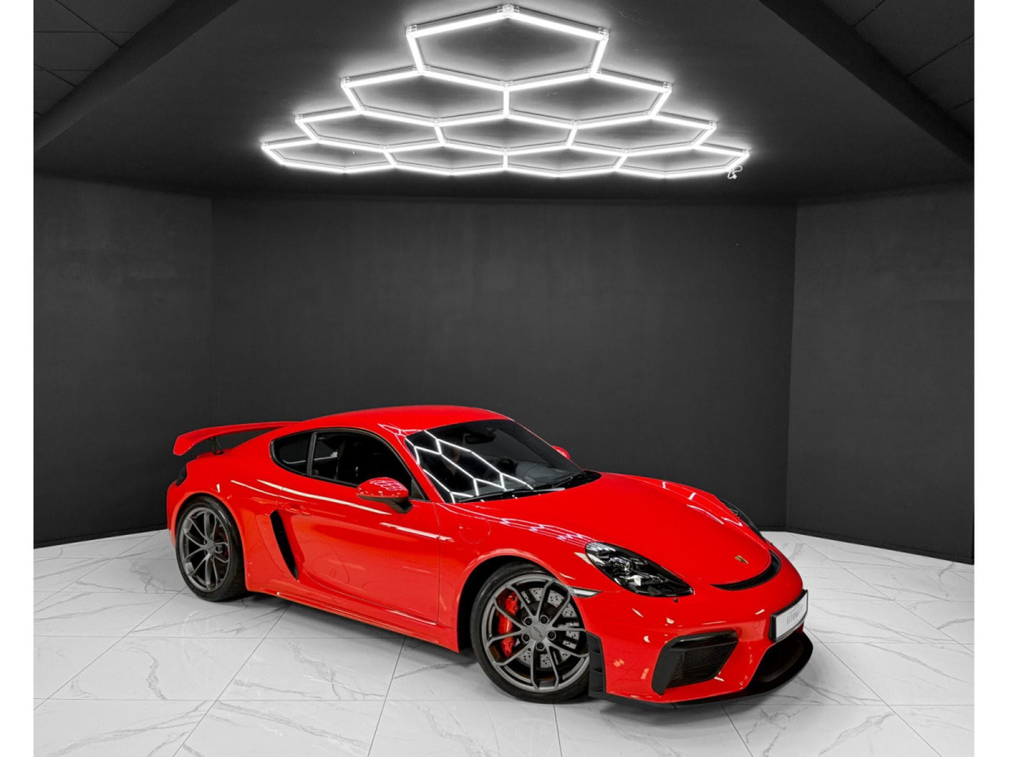 Porsche Cayman 718 GT4 (2020) - Photo 7
