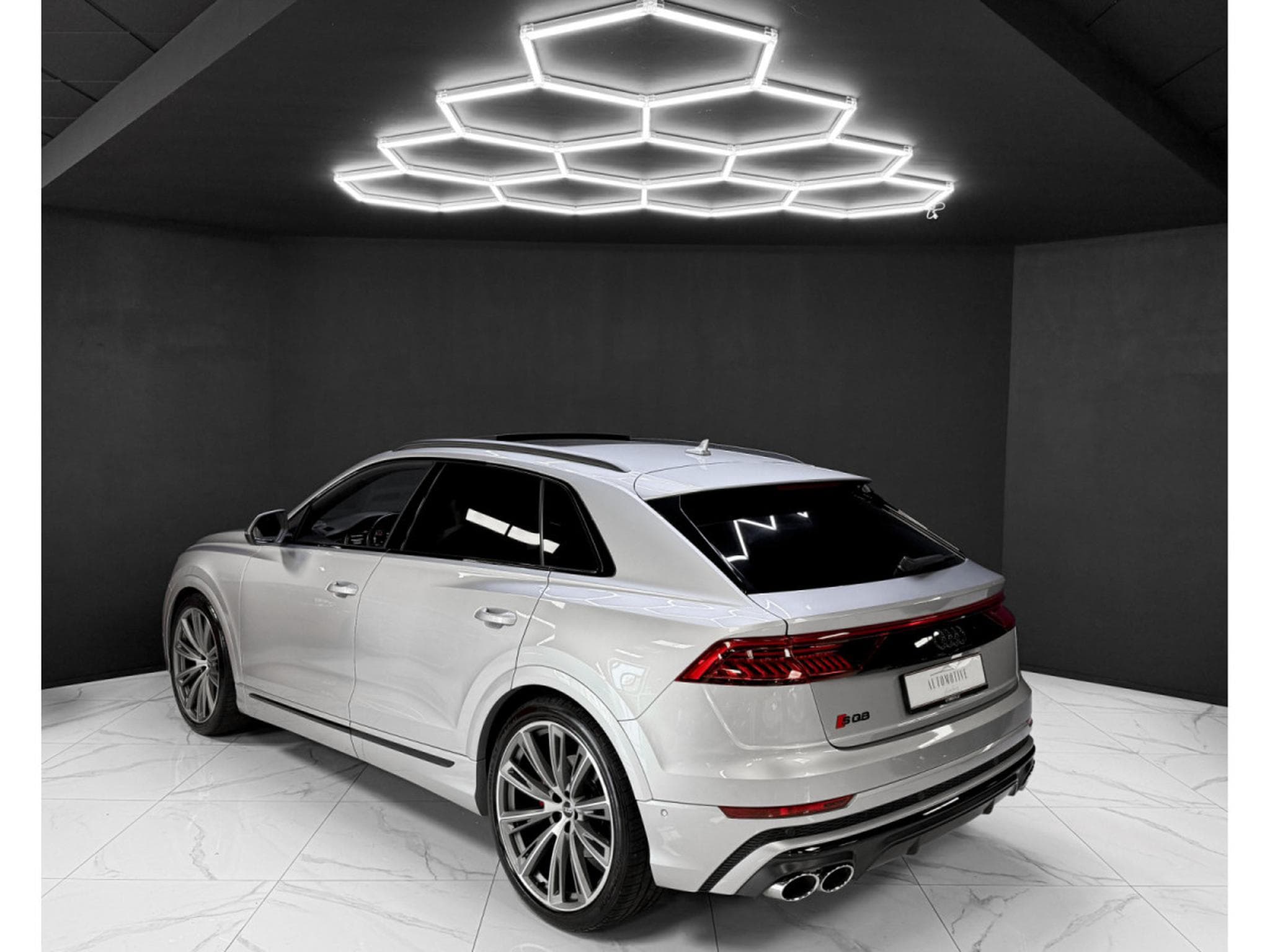 Audi SQ8 4.0 TFSI / REAR-AXLE / B&O / PANO / HEAD-UP / (2021) - Foto 3
