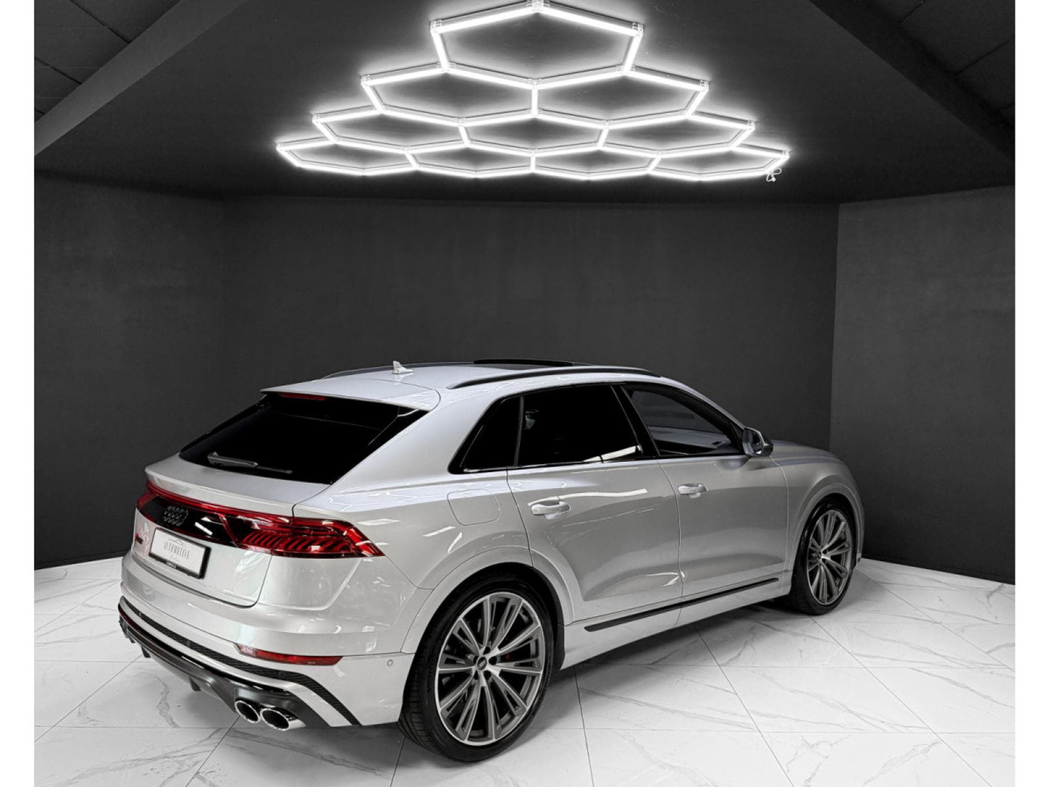 Audi SQ8 4.0 TFSI / REAR-AXLE / B&O / PANO / HEAD-UP / (2021) - Foto 5