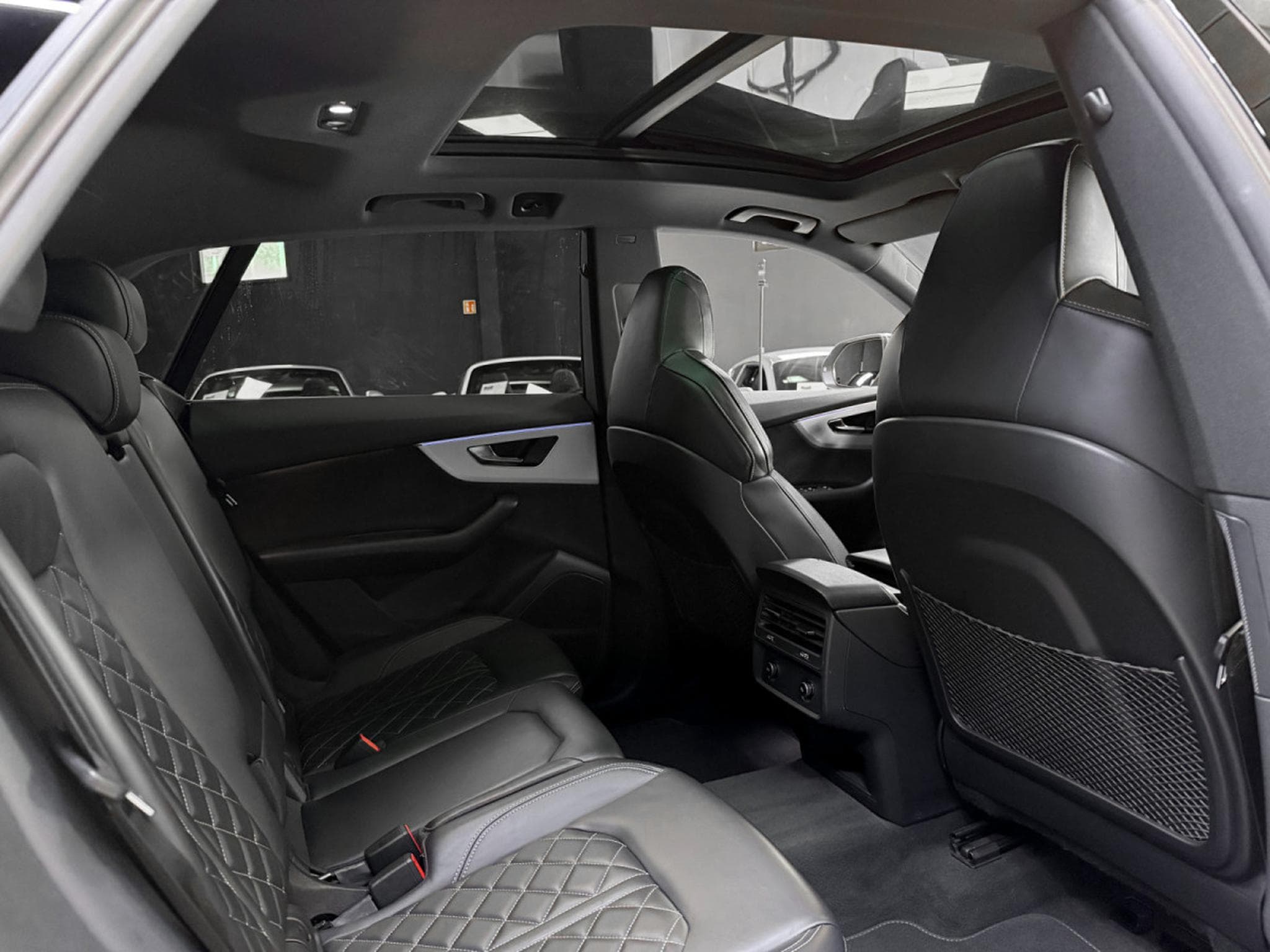 Audi SQ8 4.0 TFSI / REAR-AXLE / B&O / PANO / HEAD-UP / (2021) - Foto 13