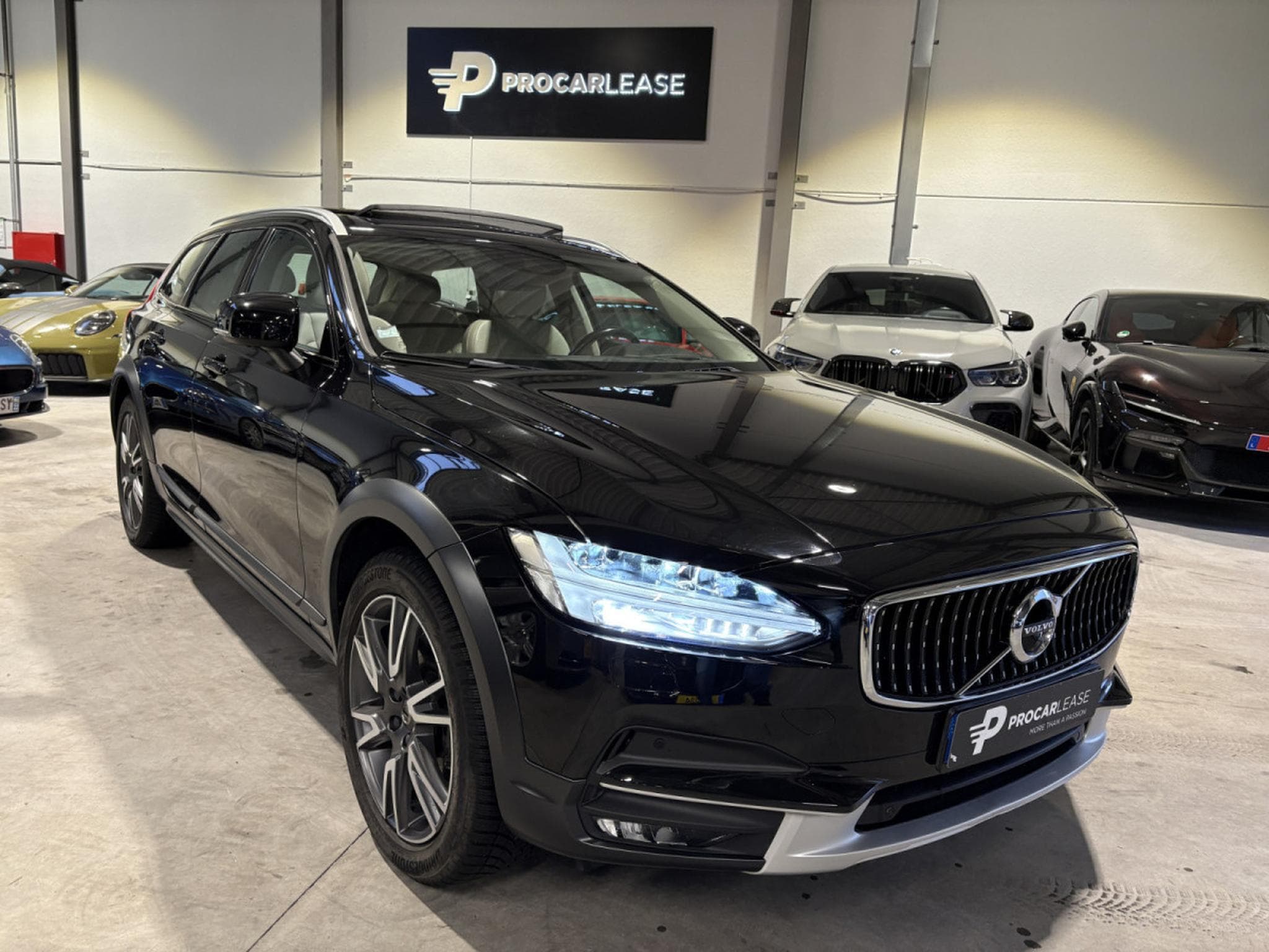 Volvo V90 Pro AWD/PANO/19/360/HUP.D/MALUS PAYE (2020) - Photo 2