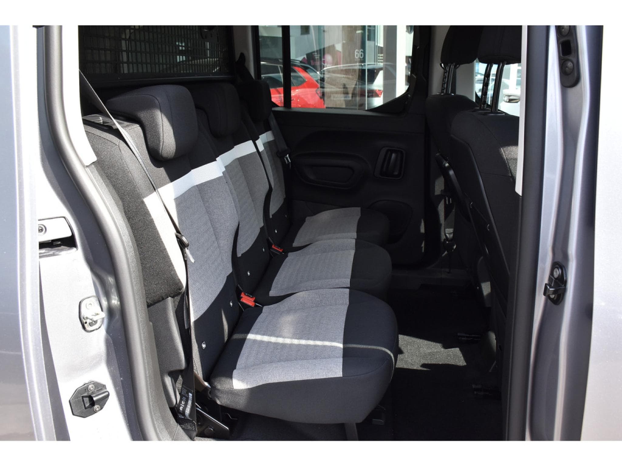 Citroën Berlingo 1.5 BlueHDI 130 EAT8 5 Pl. REGUL SMARTPHONE LED NEUF (2026) - Foto 7