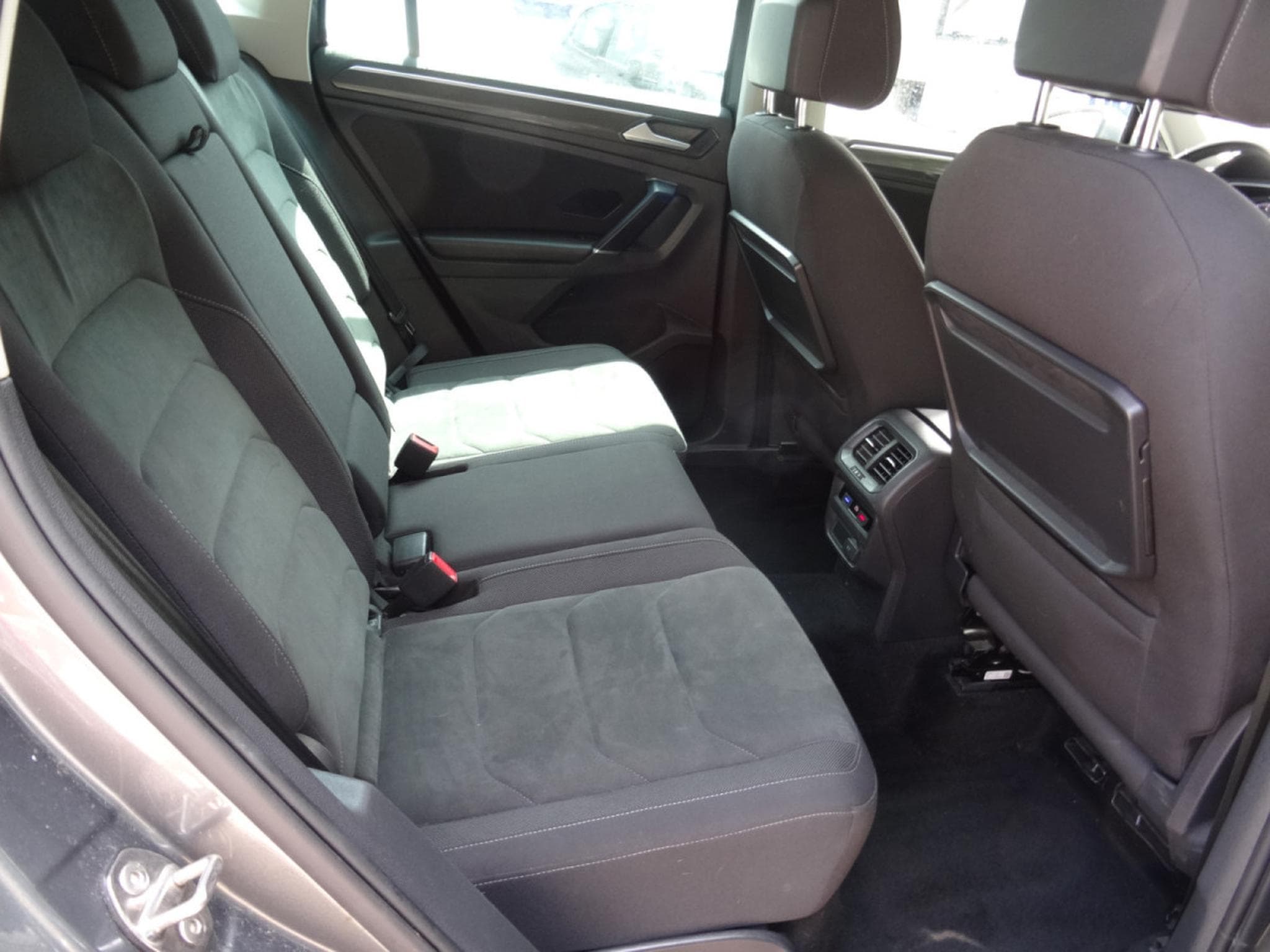 VW Tiguan 2.0 TSI DSG 4MOTION HIGHLINE (2018) - Foto 11