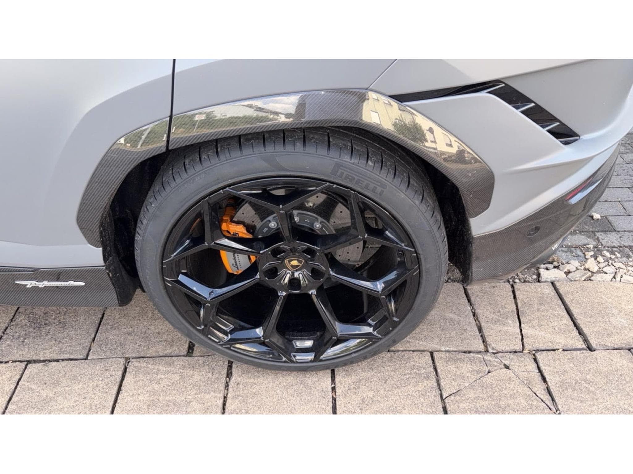 Lamborghini Urus 4.0 V8 Performante (2025) - Photo 3