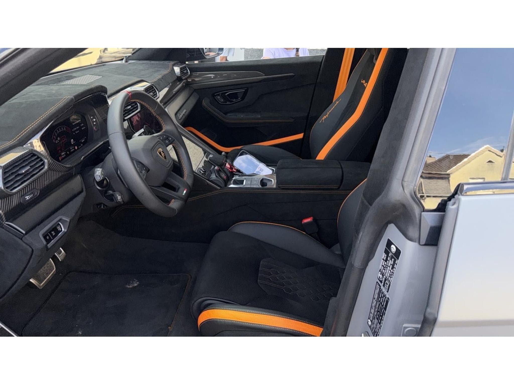 Lamborghini Urus 4.0 V8 Performante (2025) - Photo 5