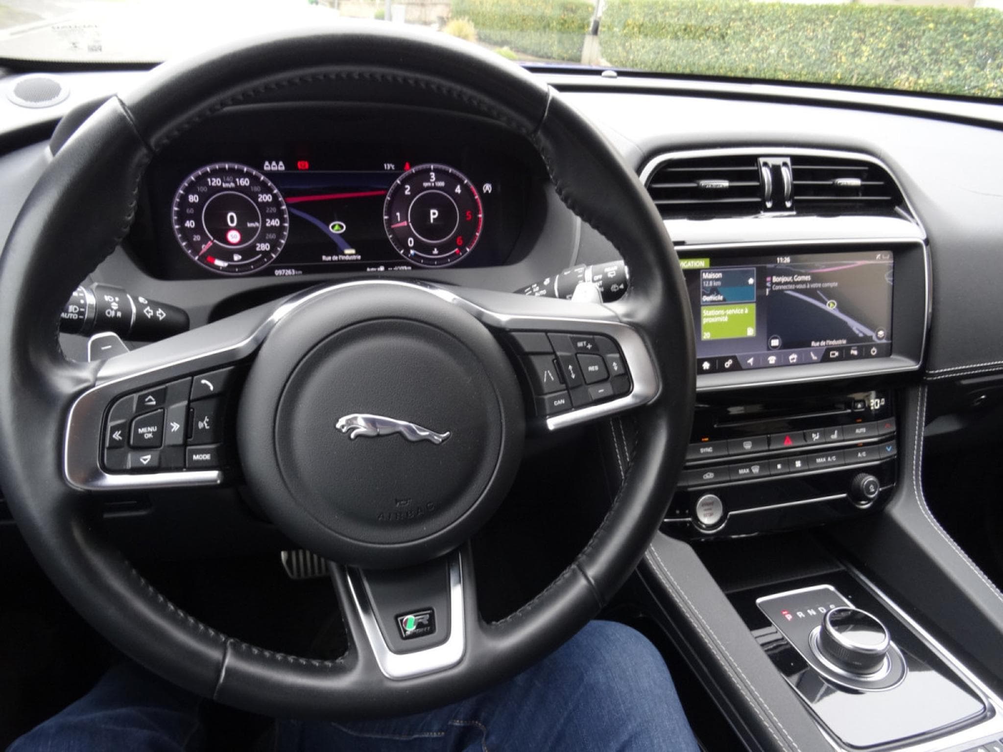 Jaguar F-Pace 2.0 d R-Sport 241CV (2020) - Foto 6