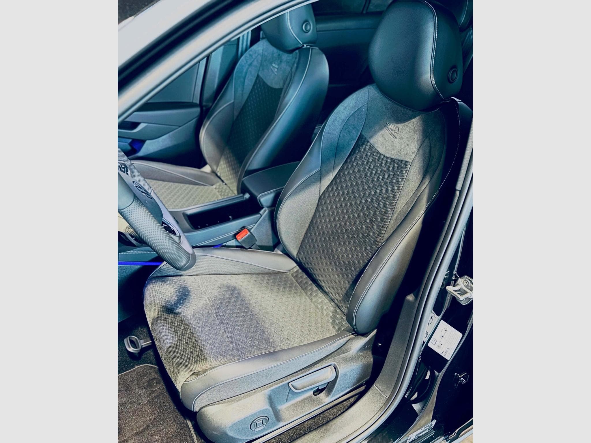 VW T-Roc T-ROC R-LINE eTSI DSG (2026) - Foto 7