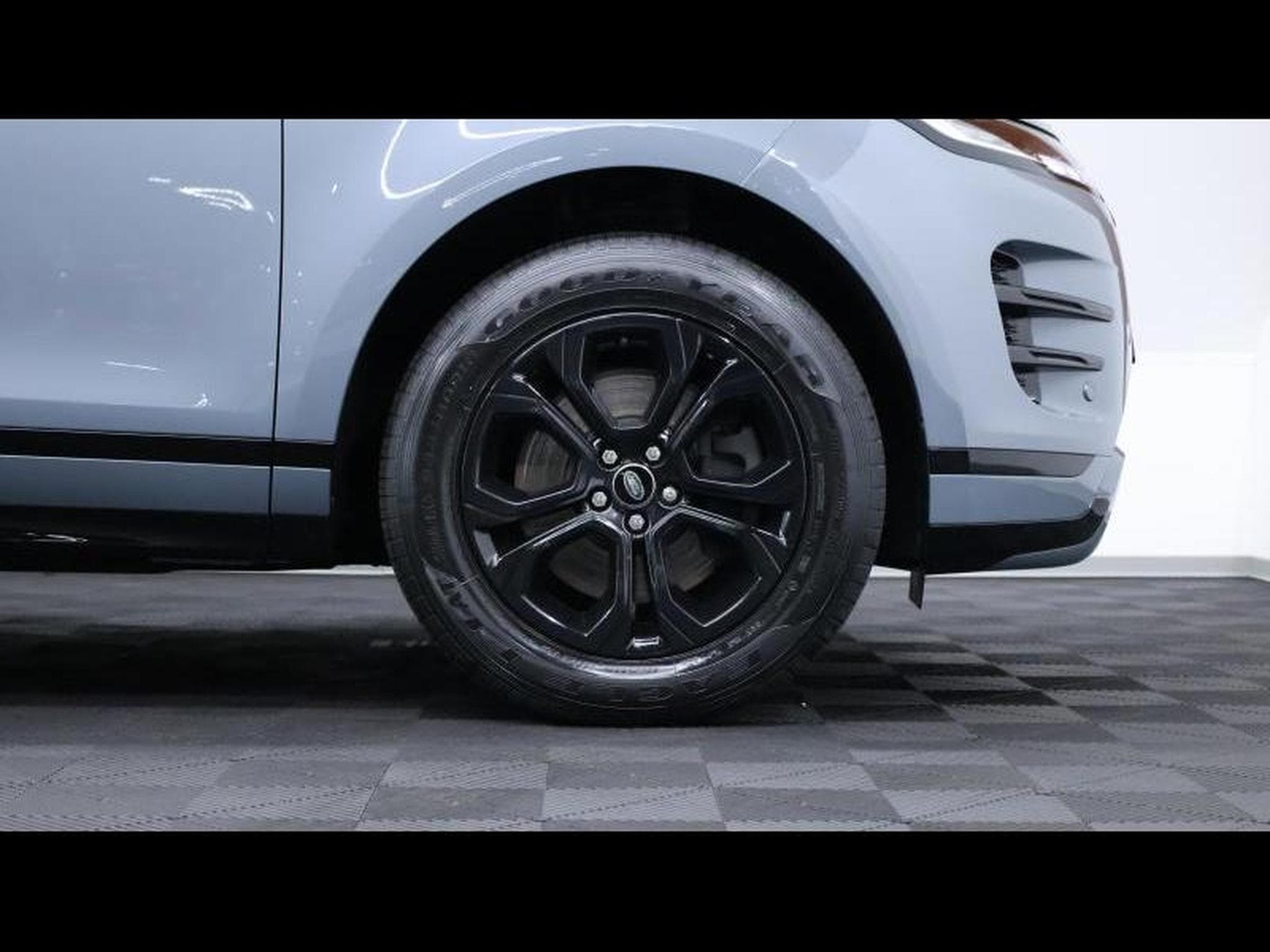 Land-Rover Range Rover Evoque P300e R-Dynamic S (2024) - Photo 10