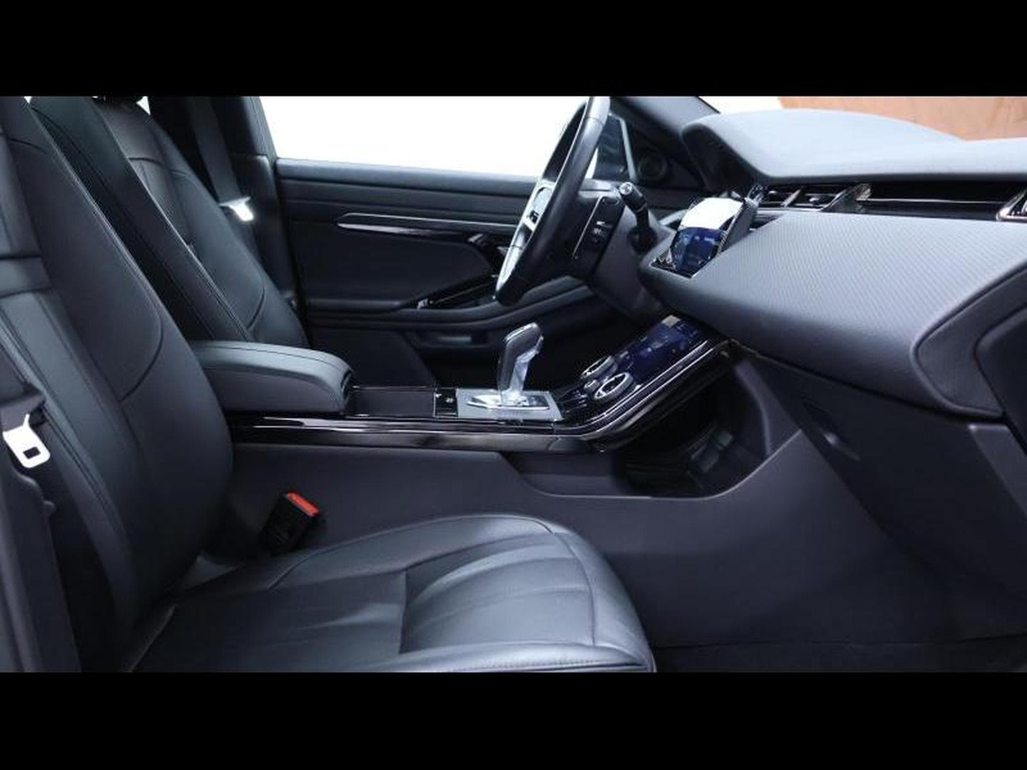 Land-Rover Range Rover Evoque P300e R-Dynamic S (2024) - Photo 11