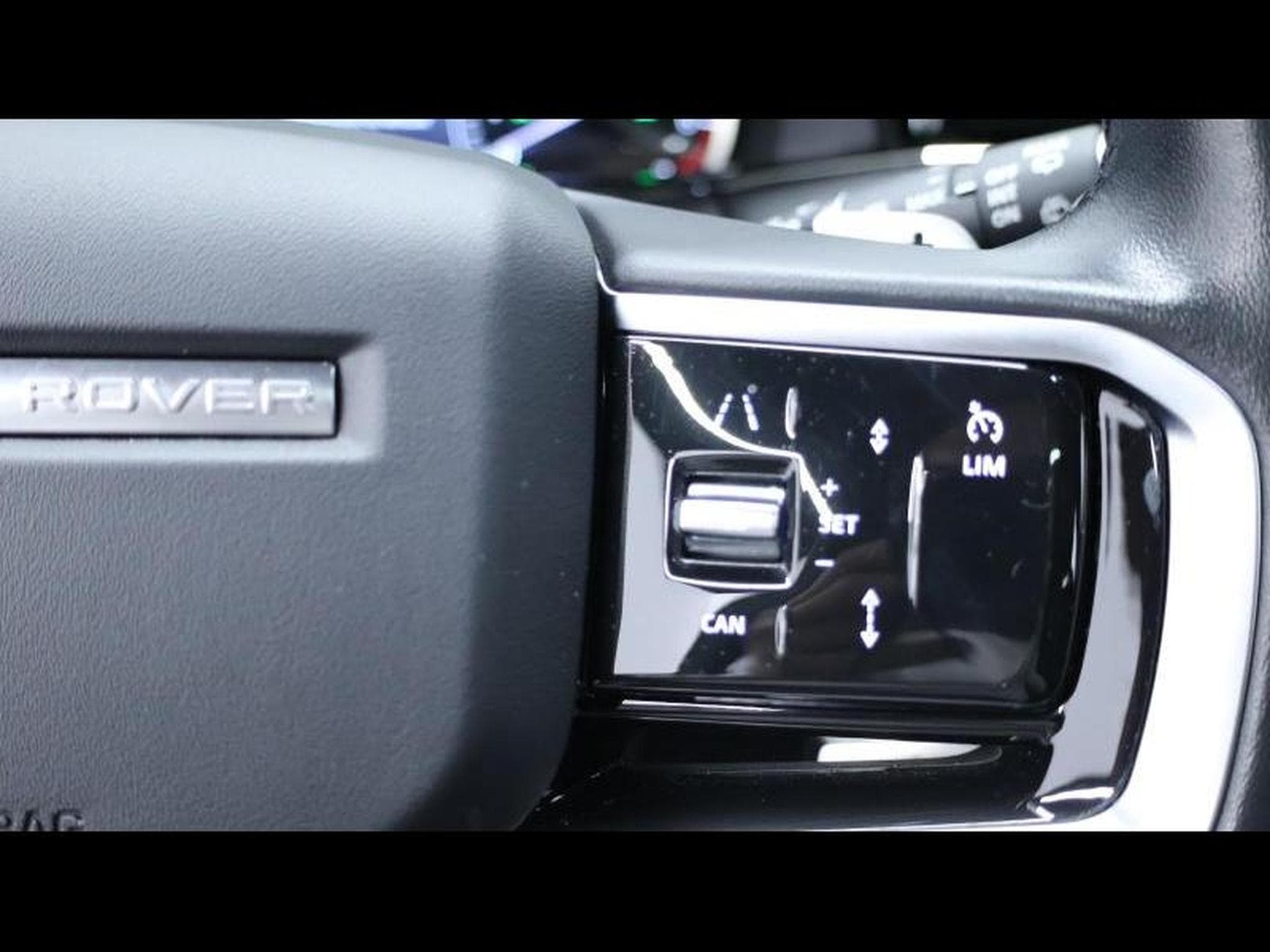 Land-Rover Range Rover Evoque P300e R-Dynamic S (2024) - Photo 18