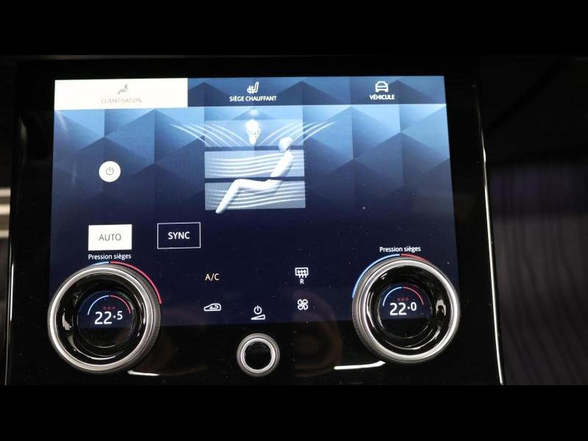 Land-Rover Range Rover Evoque P300e R-Dynamic S (2024) - Photo 22