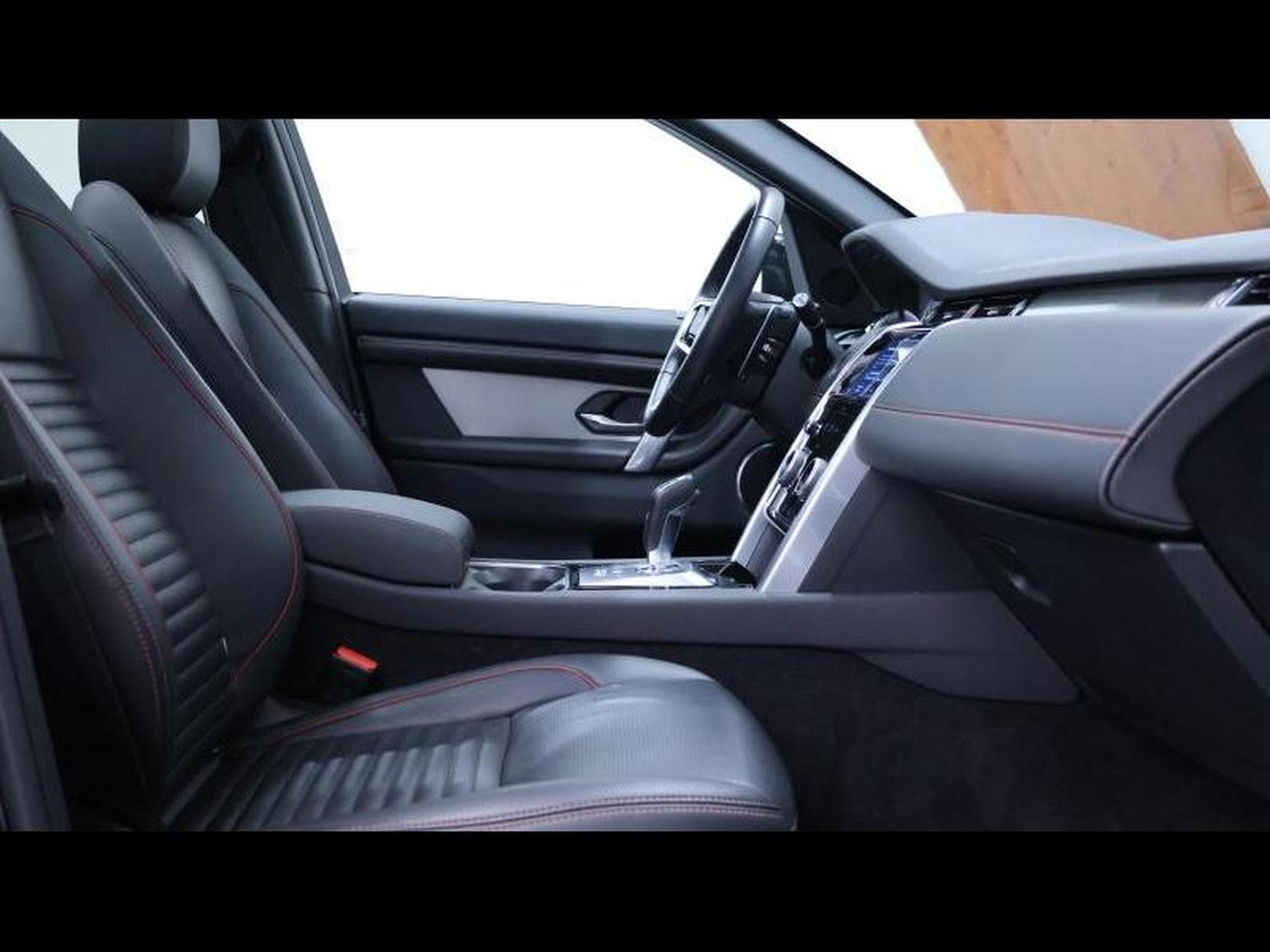 Land-Rover Discovery Sport D165 R-Dynamic S Auto (2023) - Photo 11