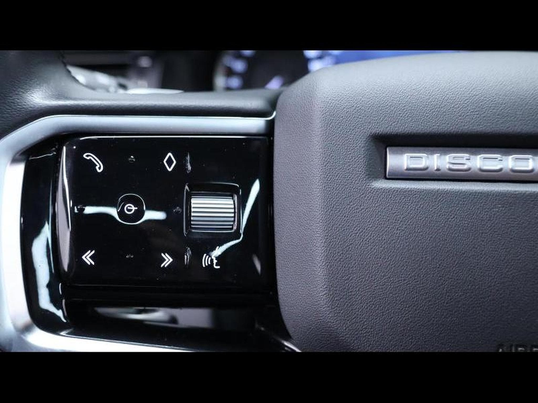 Land-Rover Discovery Sport D165 R-Dynamic S Auto (2023) - Photo 17