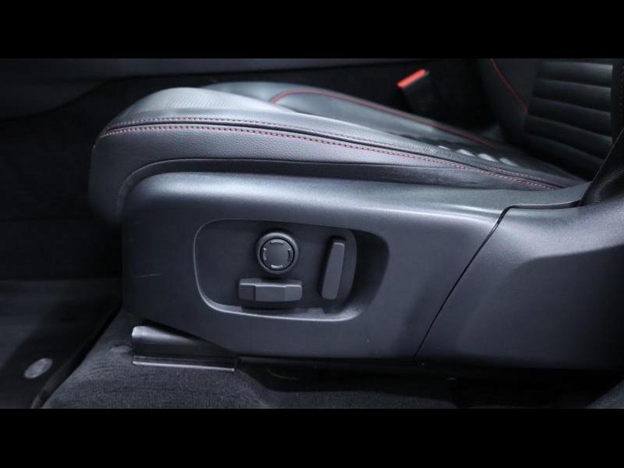 Land-Rover Discovery Sport D165 R-Dynamic S Auto (2023) - Photo 24