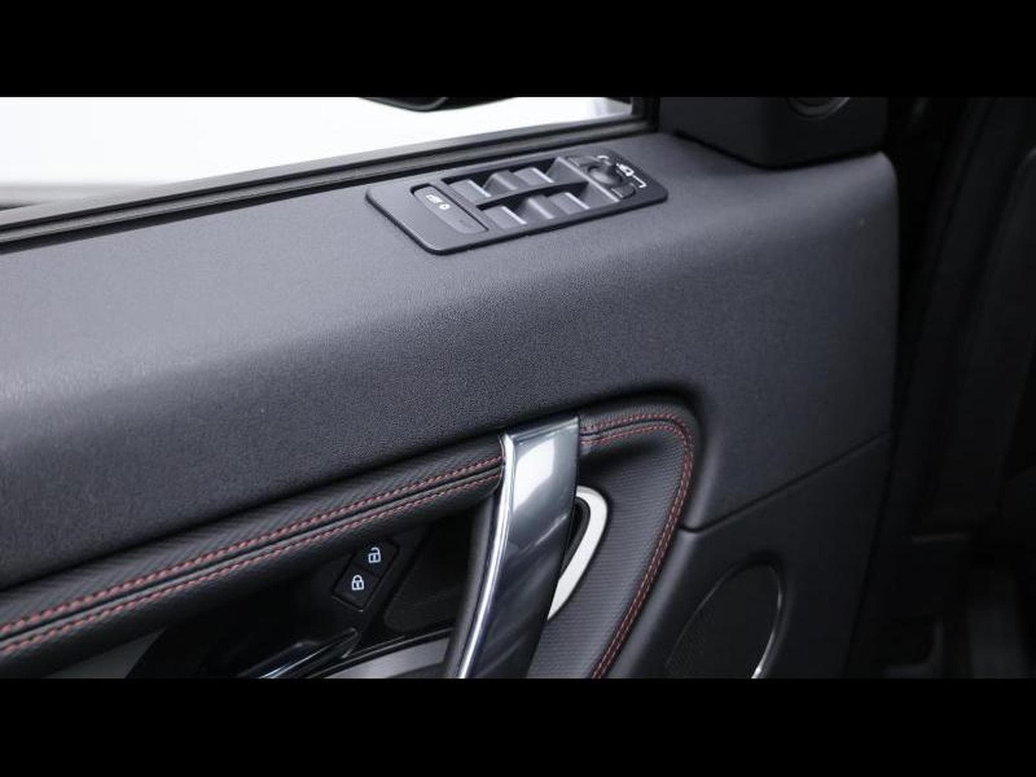 Land-Rover Discovery Sport D165 R-Dynamic S Auto (2023) - Photo 23