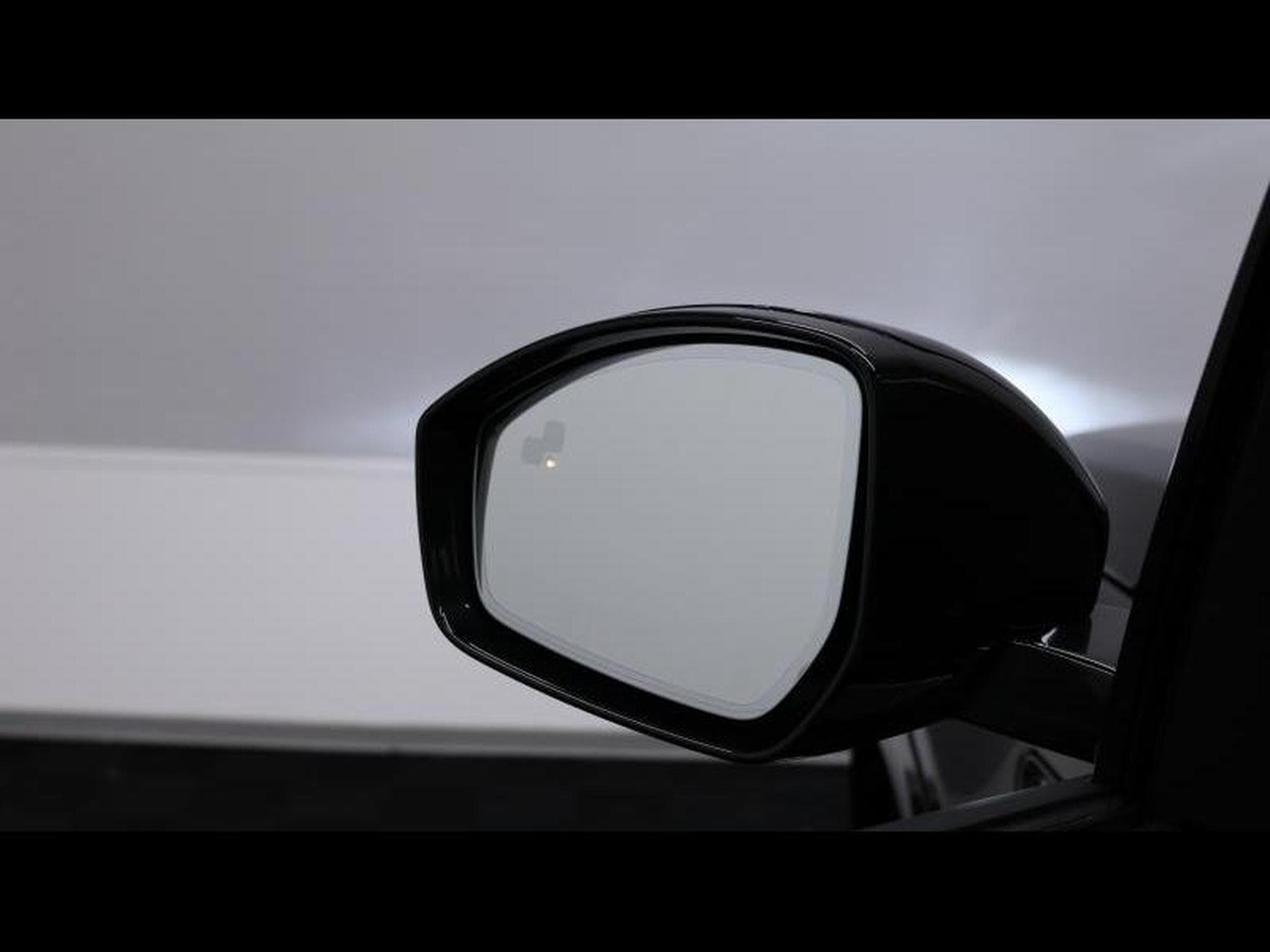 Land-Rover Discovery Sport D165 R-Dynamic S Auto (2023) - Photo 25
