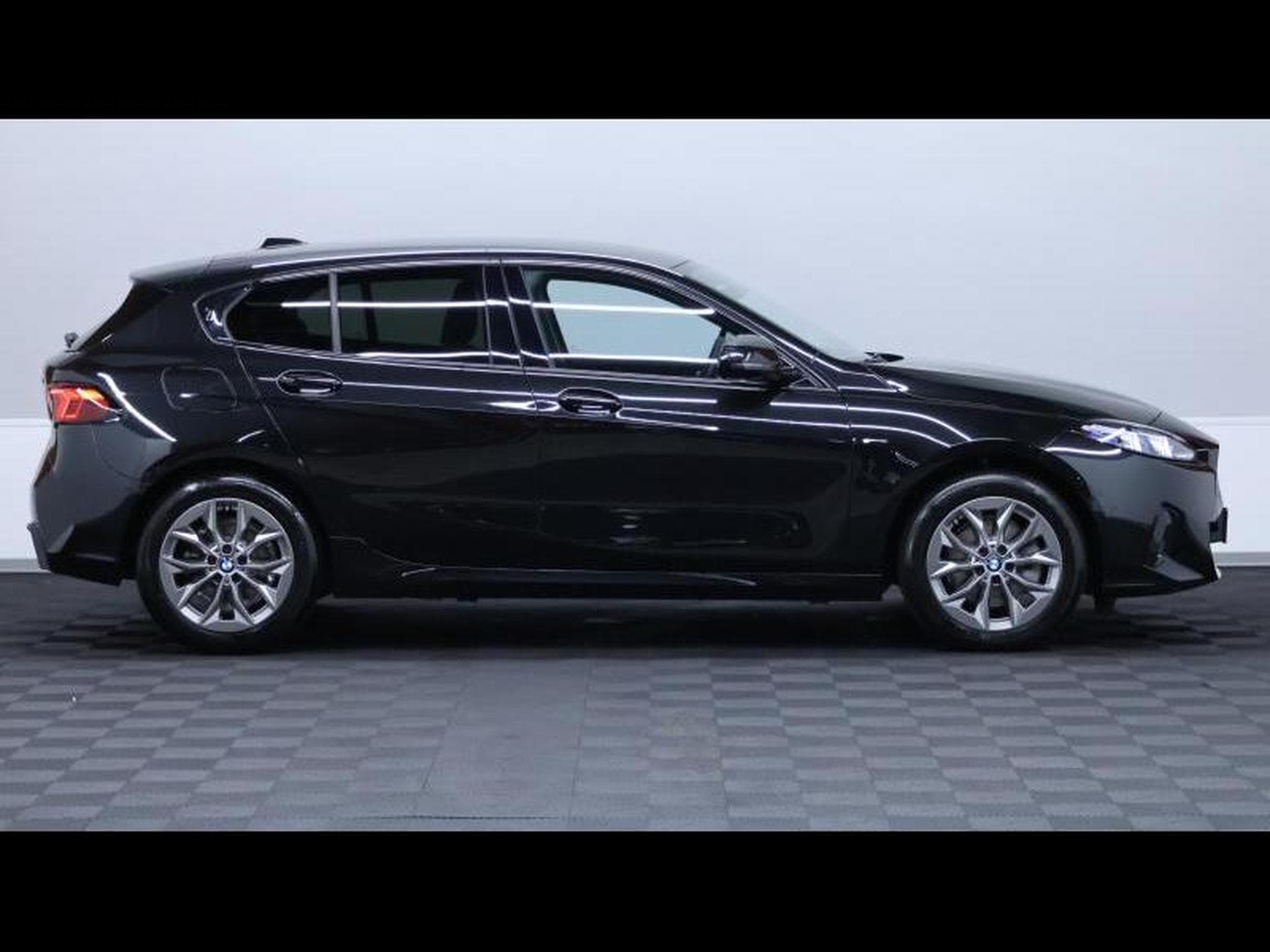 BMW 118 d Hatch F70 Steptronic (2025) - Photo 4
