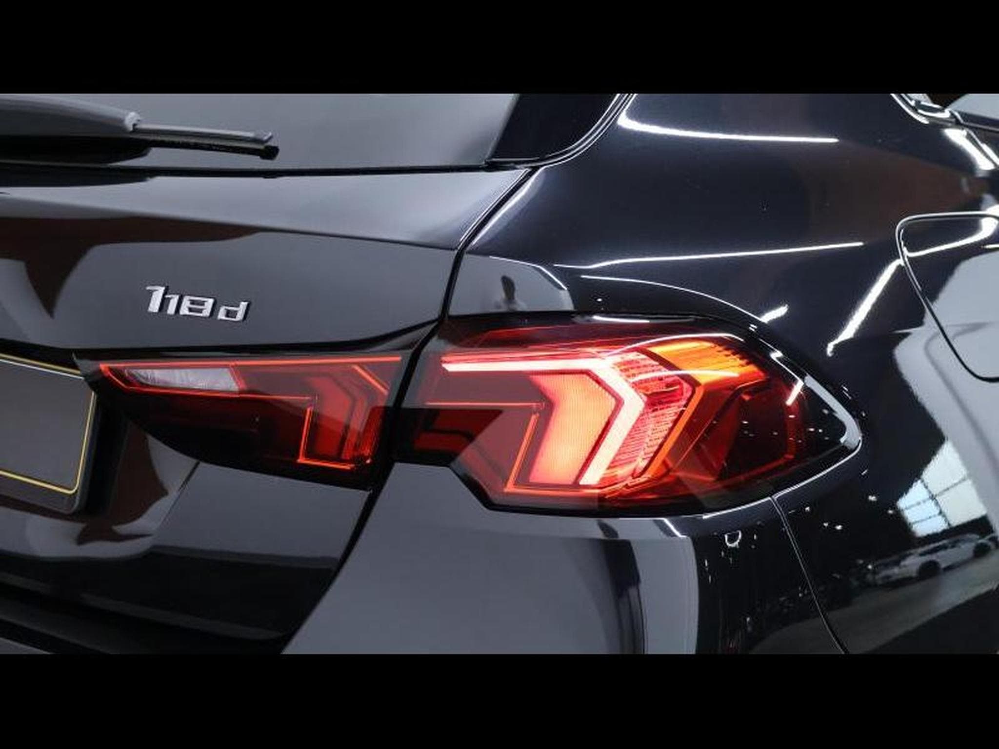 BMW 118 d Hatch F70 Steptronic (2025) - Photo 9