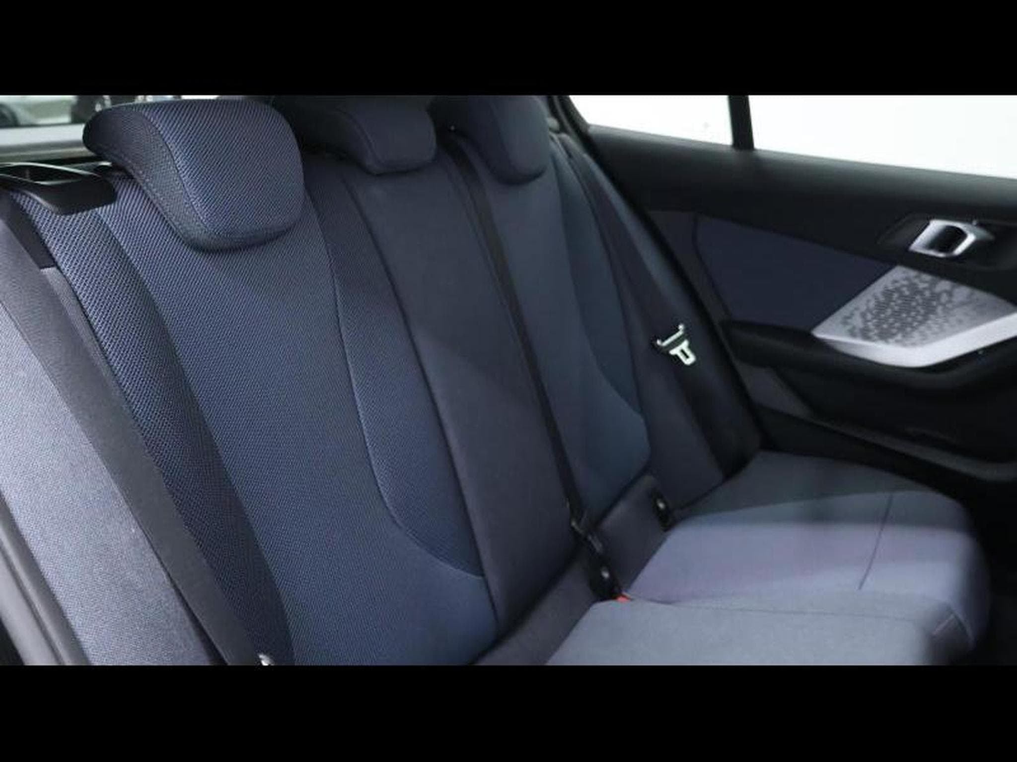 BMW 118 d Hatch F70 Steptronic (2025) - Photo 14