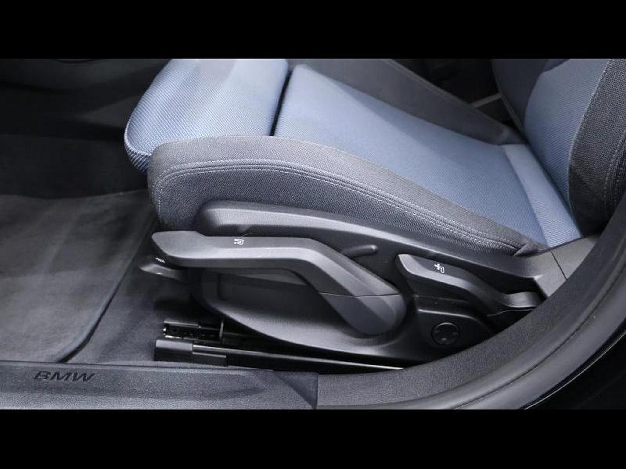 BMW 118 d Hatch F70 Steptronic (2025) - Photo 27