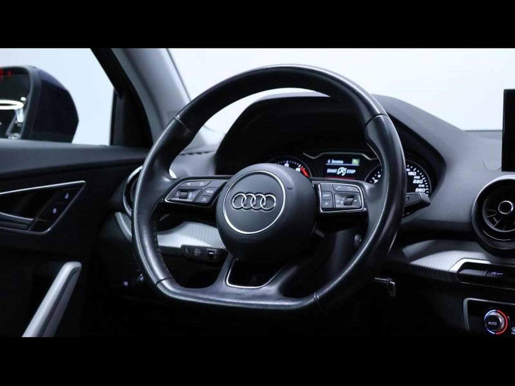 Audi Q2 35 TFSI 150 s-tronic (2022) - Photo 16