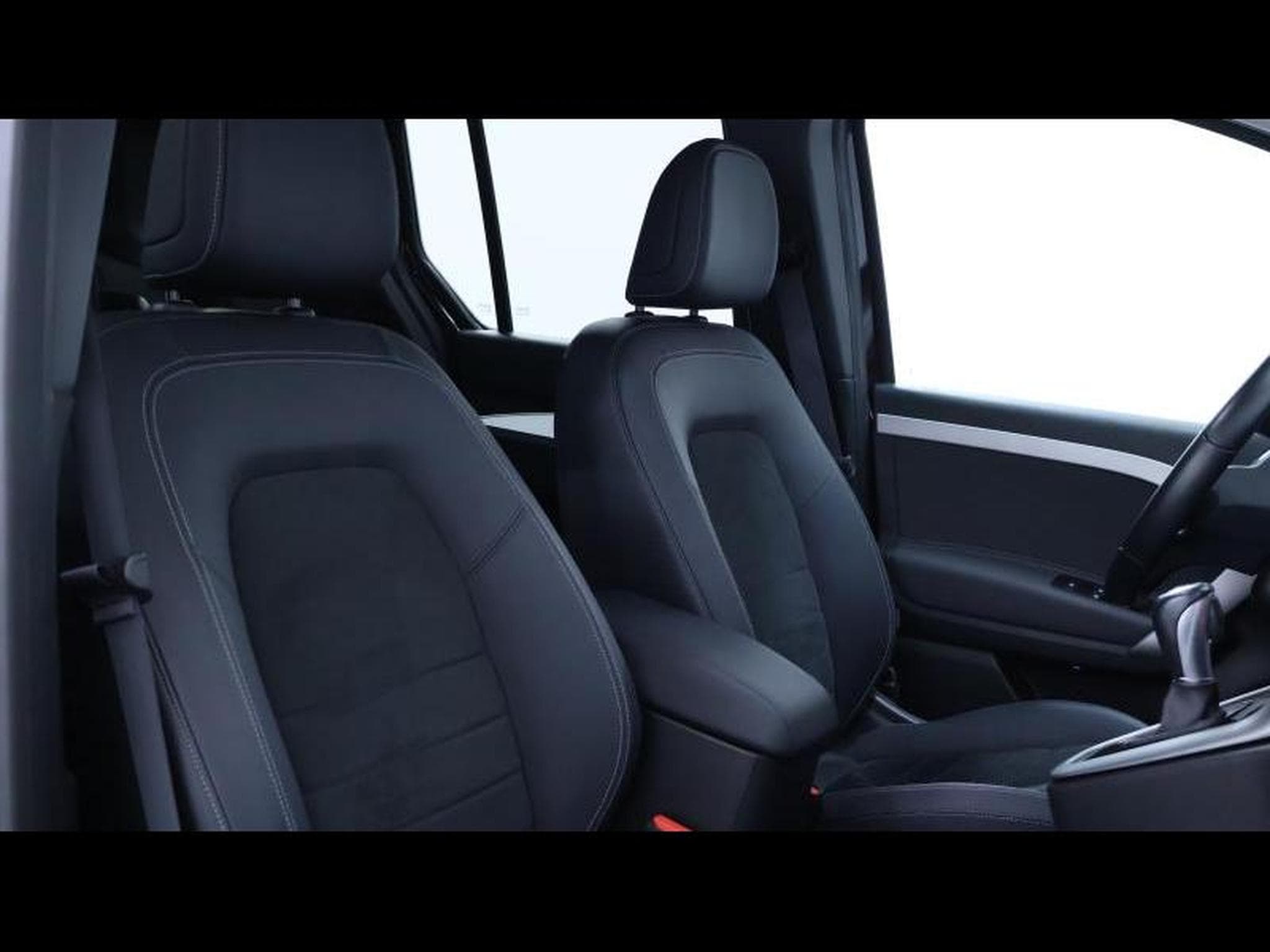 Mercedes T Style 7G-DCT (2023) - Photo 13