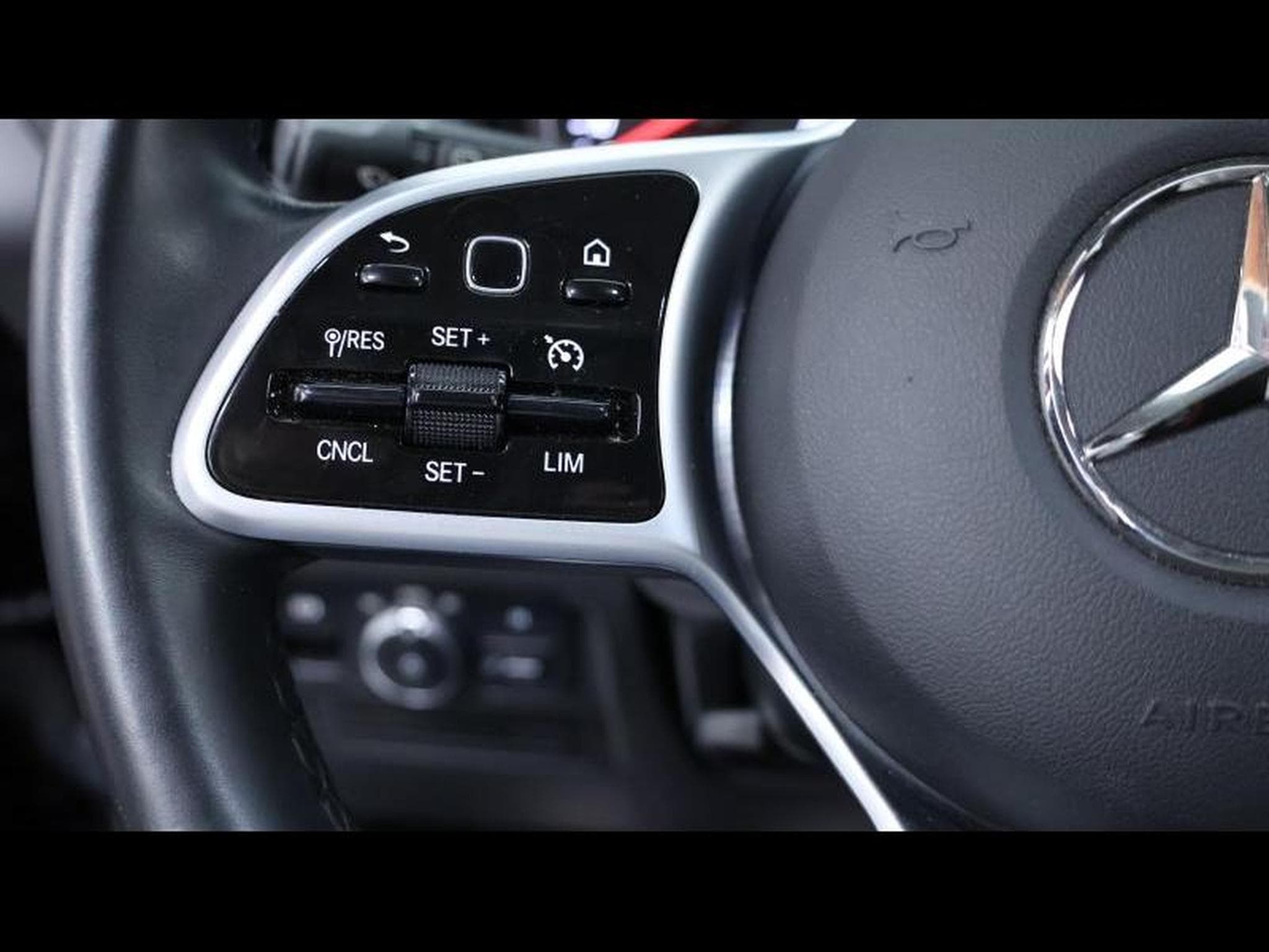 Mercedes T Style 7G-DCT (2023) - Photo 18