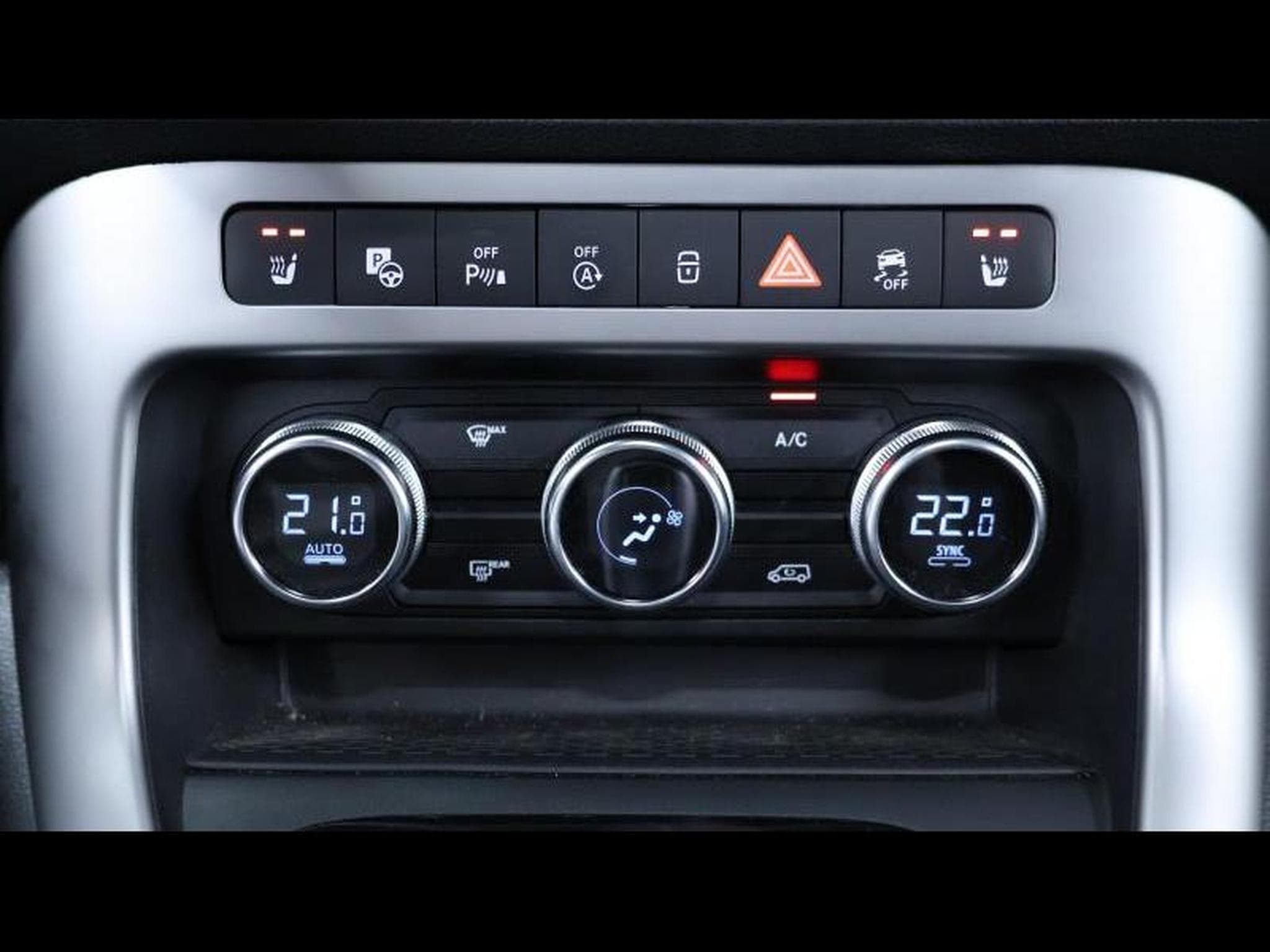 Mercedes T Style 7G-DCT (2023) - Photo 21