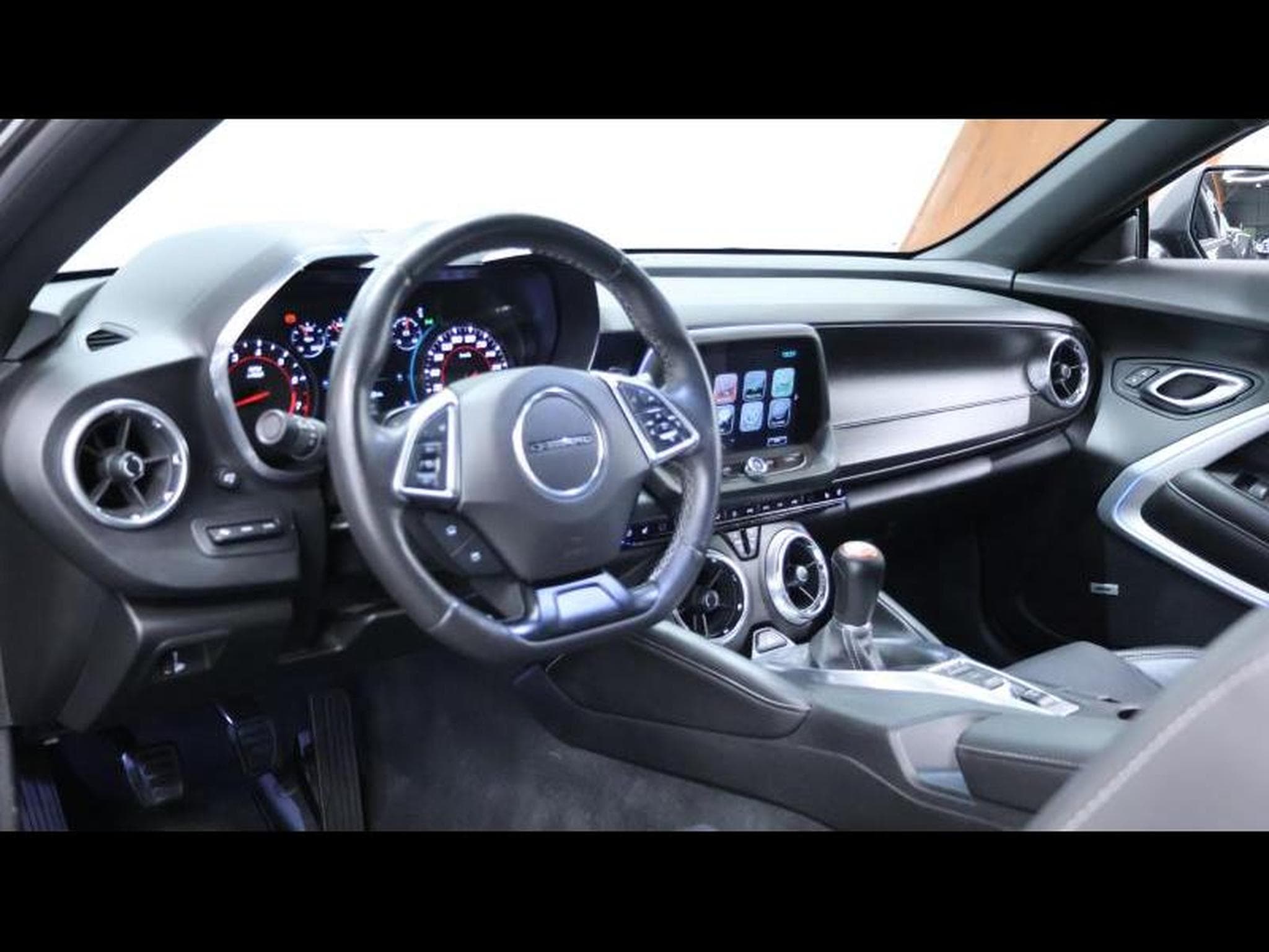 Chevrolet Camaro coupe 6.2 V8 453ch 50th anniversary boite manuelle (2016) - Photo 18