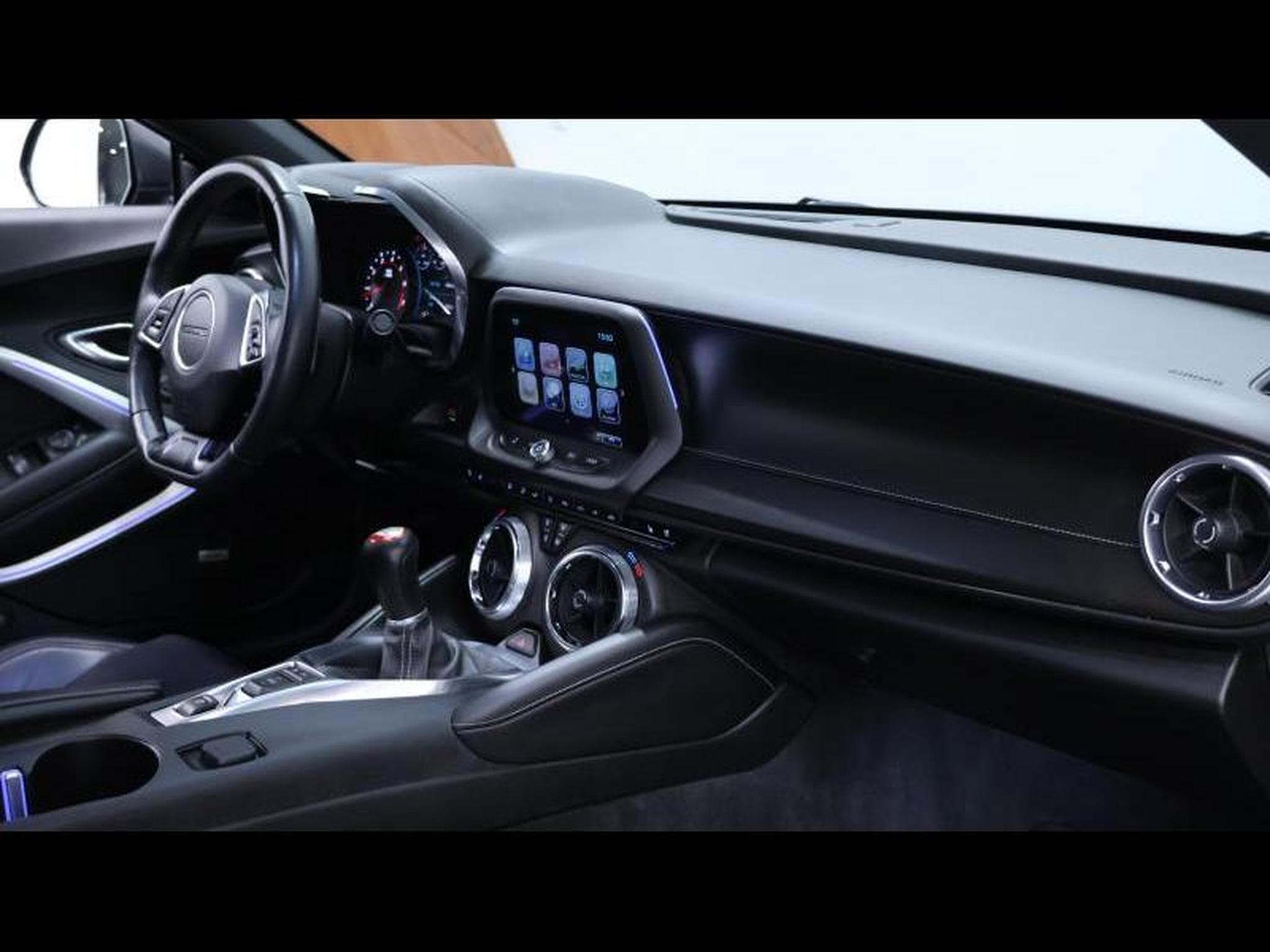 Chevrolet Camaro coupe 6.2 V8 453ch 50th anniversary boite manuelle (2016) - Photo 20