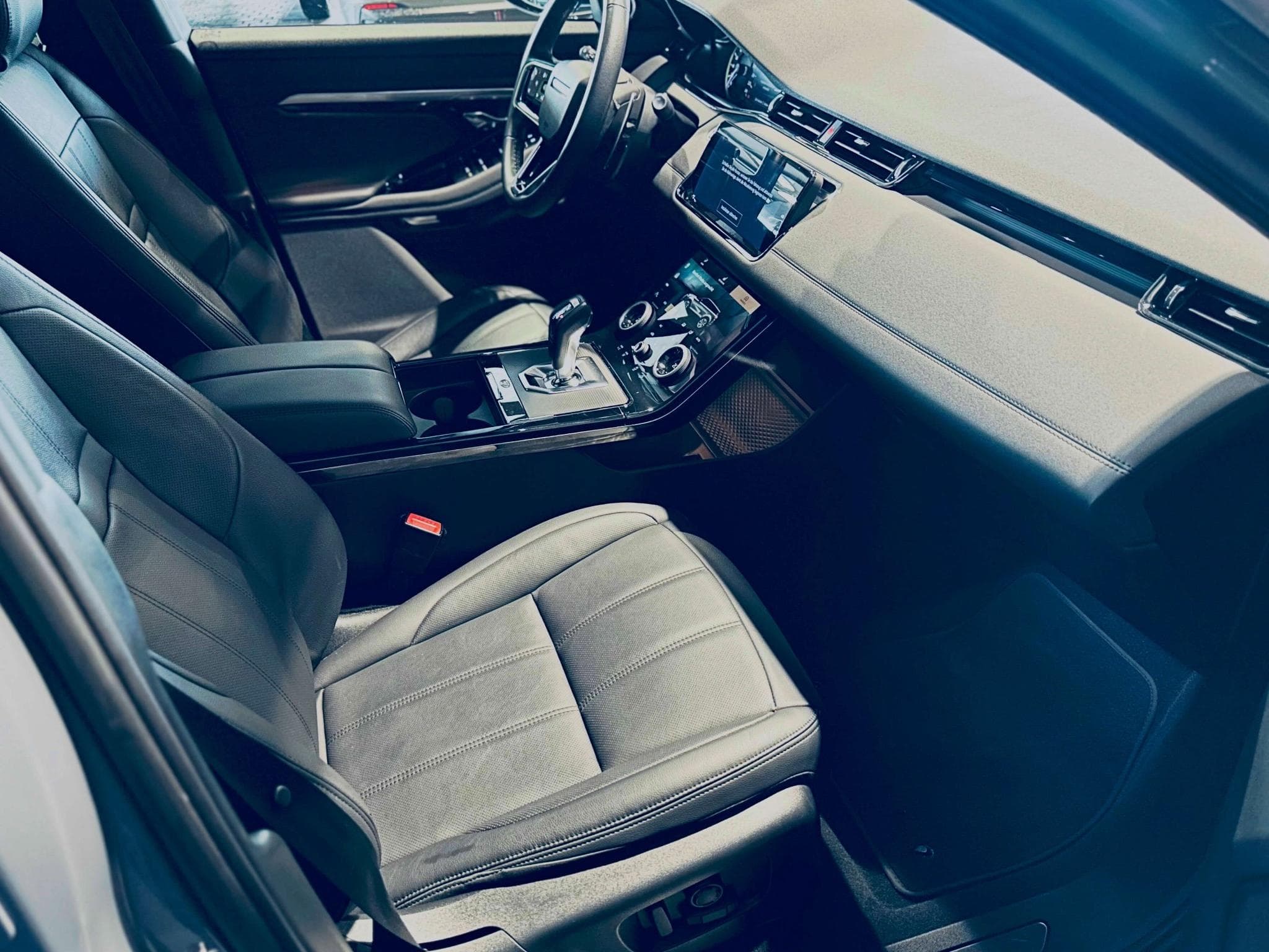 Land-Rover Range Rover Evoque RANGE ROVER EVOQUE D200 AWD R-DYNAMIC SE BVA (2023) - Foto 13