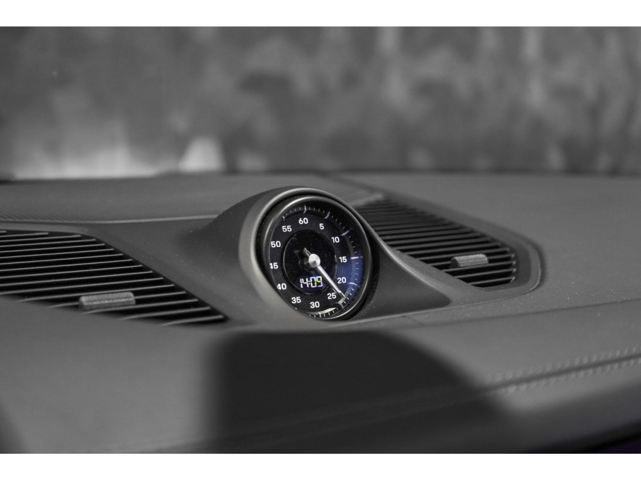 Porsche Cayenne S E-HYBRID (2024) - Photo 14